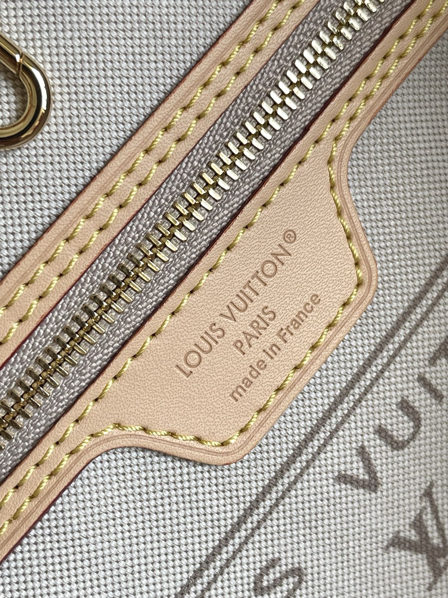 Louis Vuitton Neverfull MM Monogram Emblème Canvas Tote Bag - Image 7