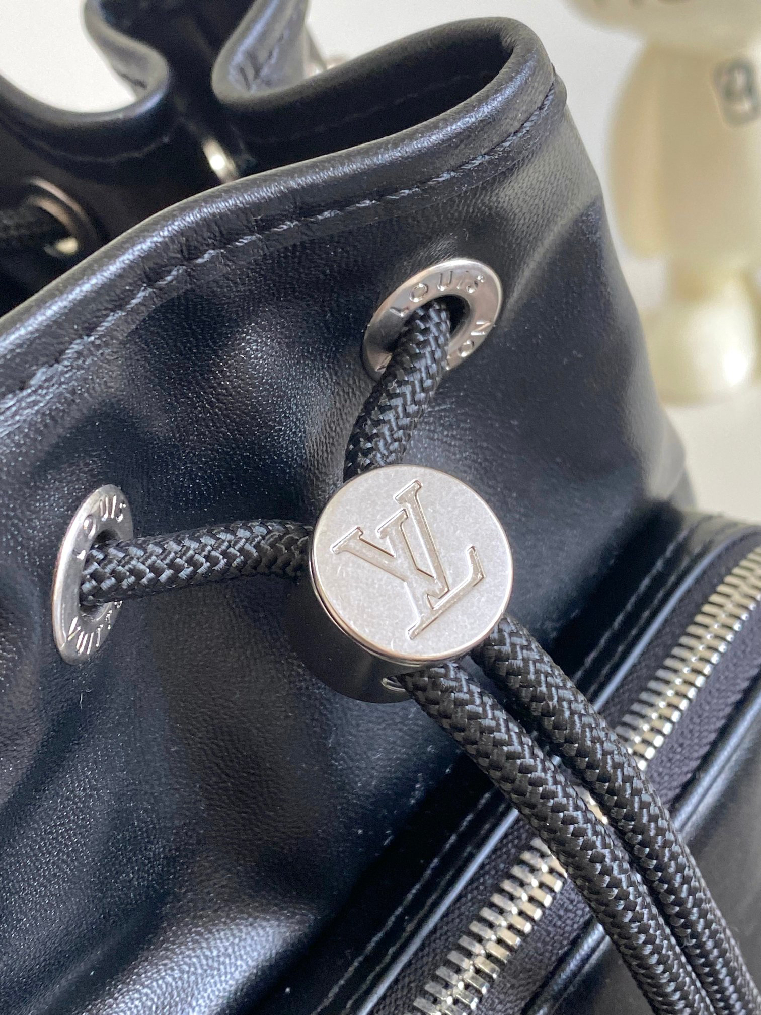 Louis Vuitton Noé Cargo Small Bucket Crossbody Bag - Image 7