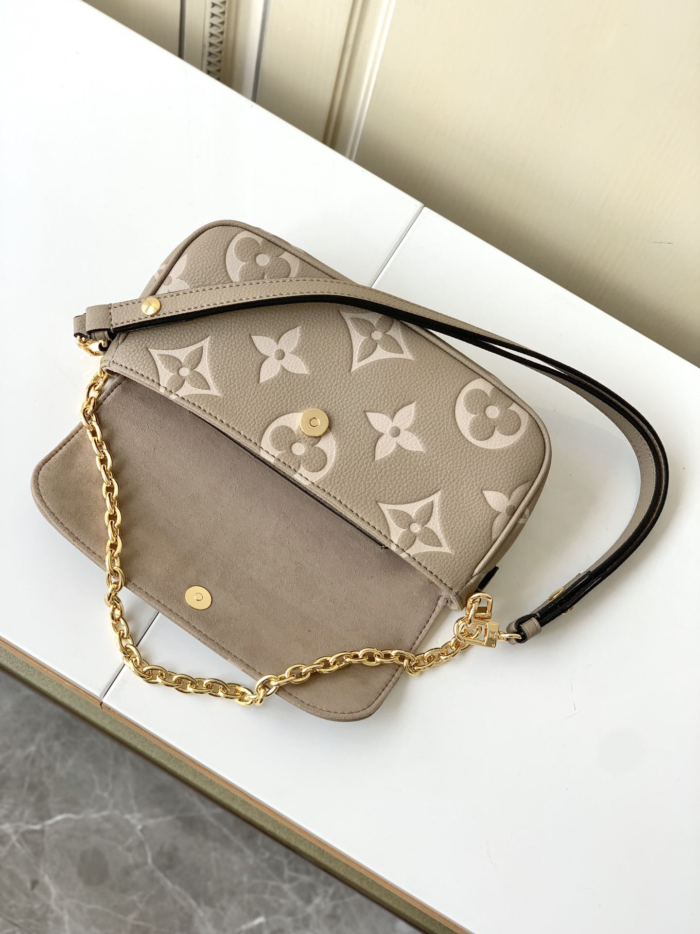 Louis Vuitton Wallet On Chain Monogram Crossbody Bag - Image 7