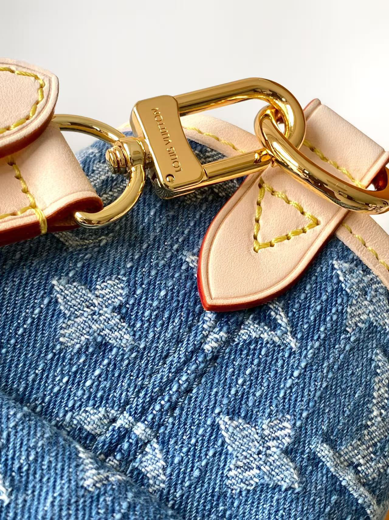 Louis Vuitton Carryall Cargo Small Handbag in Denim - Image 7