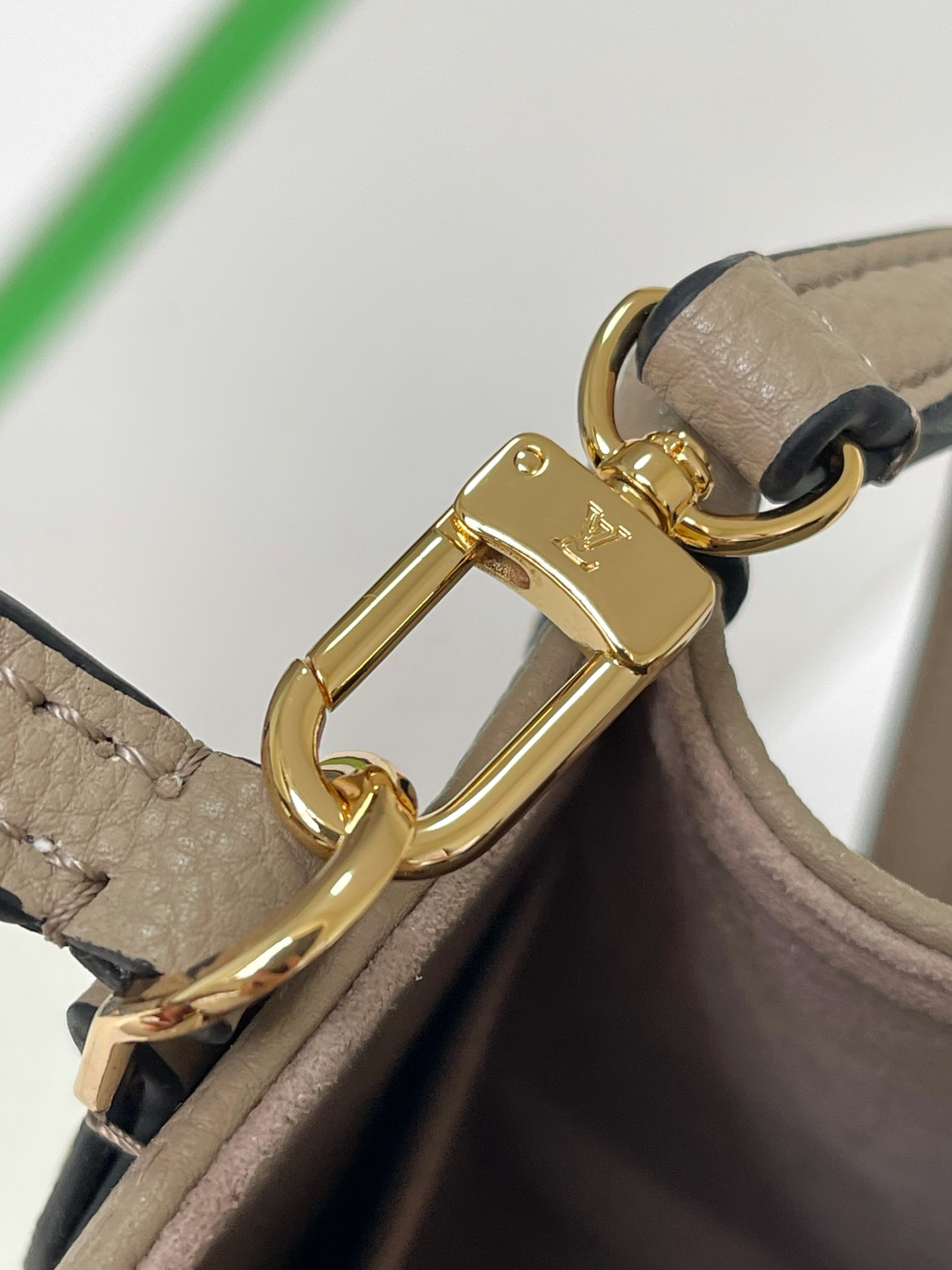 Louis Vuitton OnTheGo BB Monogram Empreinte Leather Crossbody Bag - Image 7