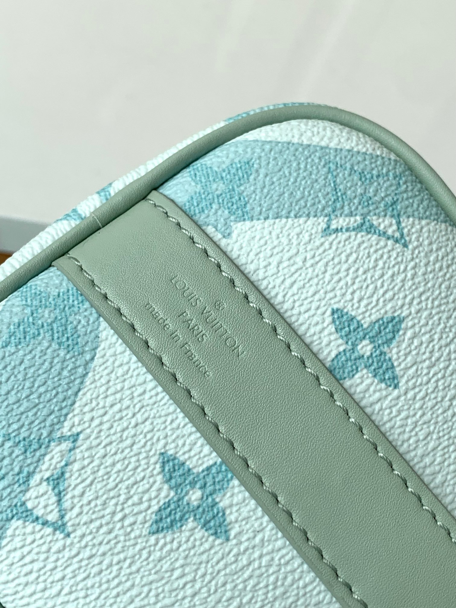Louis Vuitton Keepall Bandoulière 25 Shoulder Bag in Monogram Aquagarden Canvas - Image 7