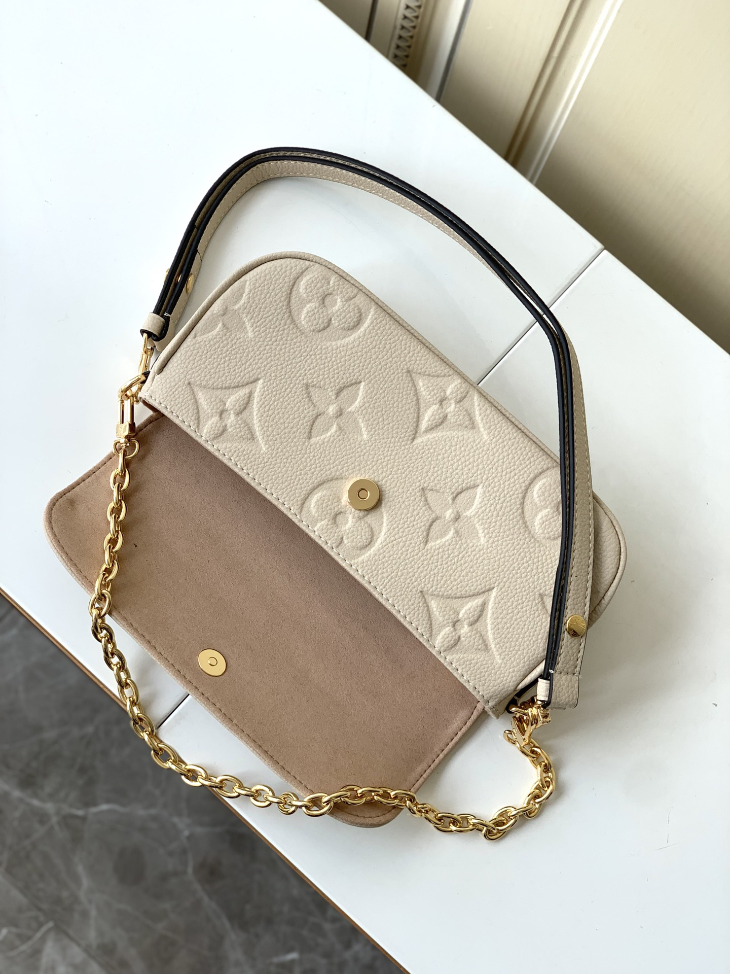 Louis Vuitton Wallet On Chain Monogram Crossbody Bag - Image 7