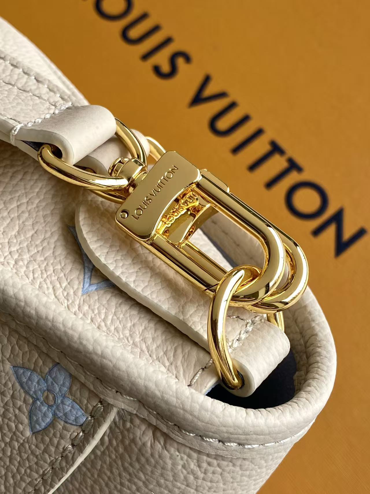 Louis Vuitton Diane Shoulder Bag in Monogram Empreinte Leather - Image 7