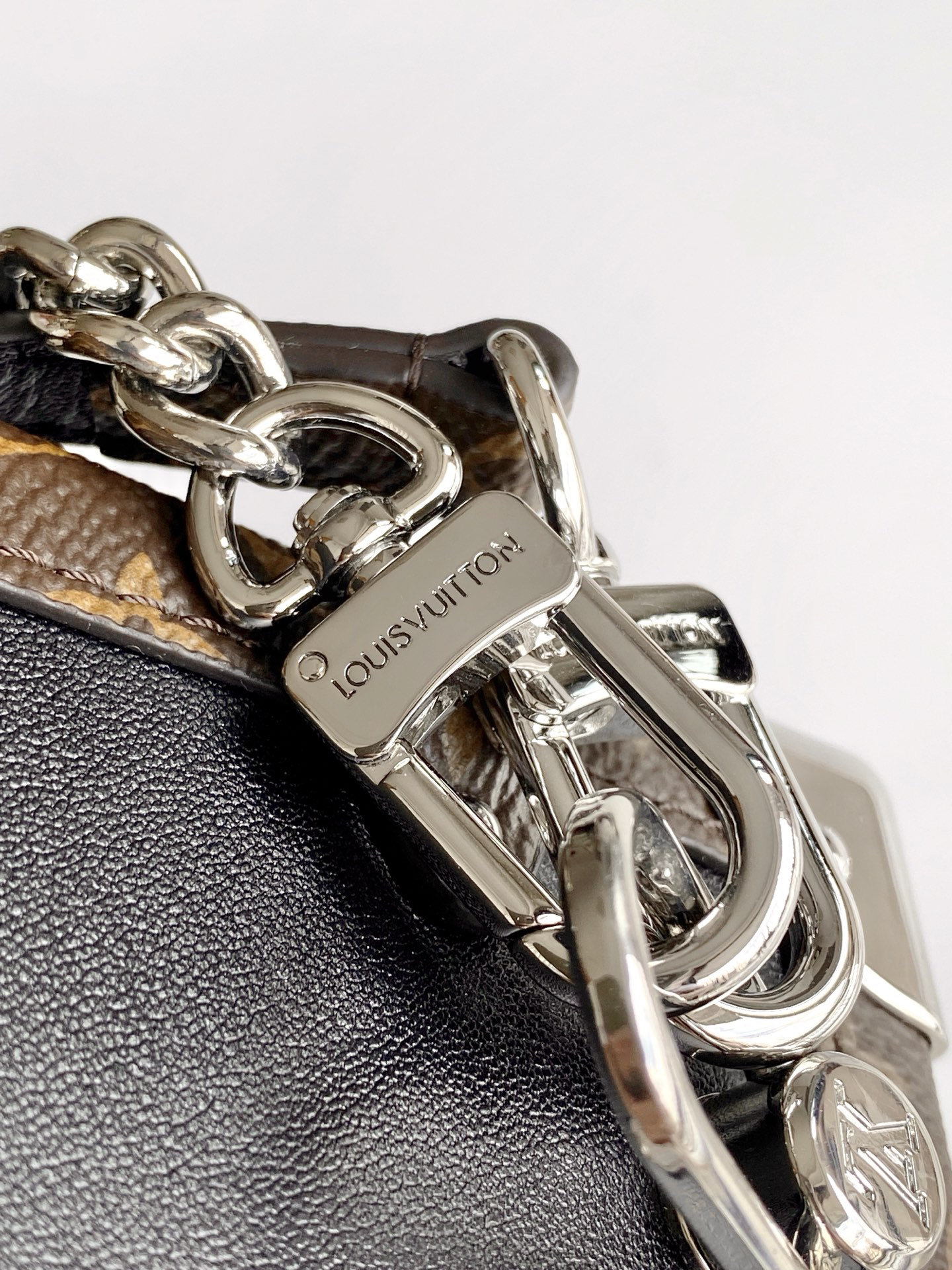 Louis Vuitton Side Trunk Vibe Handbag M15195 - Image 7