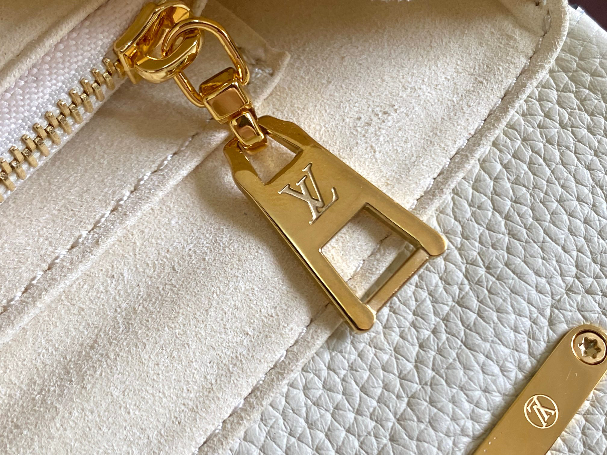 Louis Vuitton Madeleine BB Handbag - Image 7