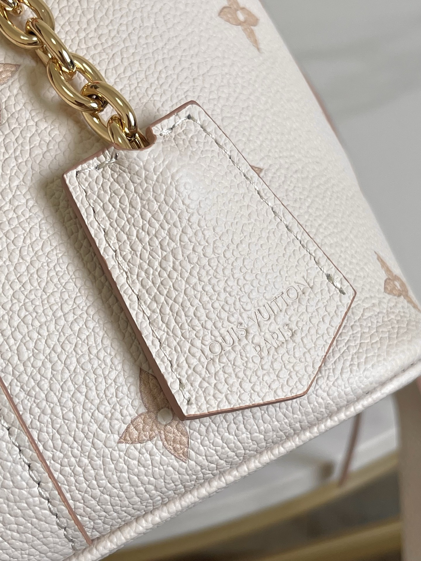 Louis Vuitton NéoNoé Medium Shoulder Bag - Image 7