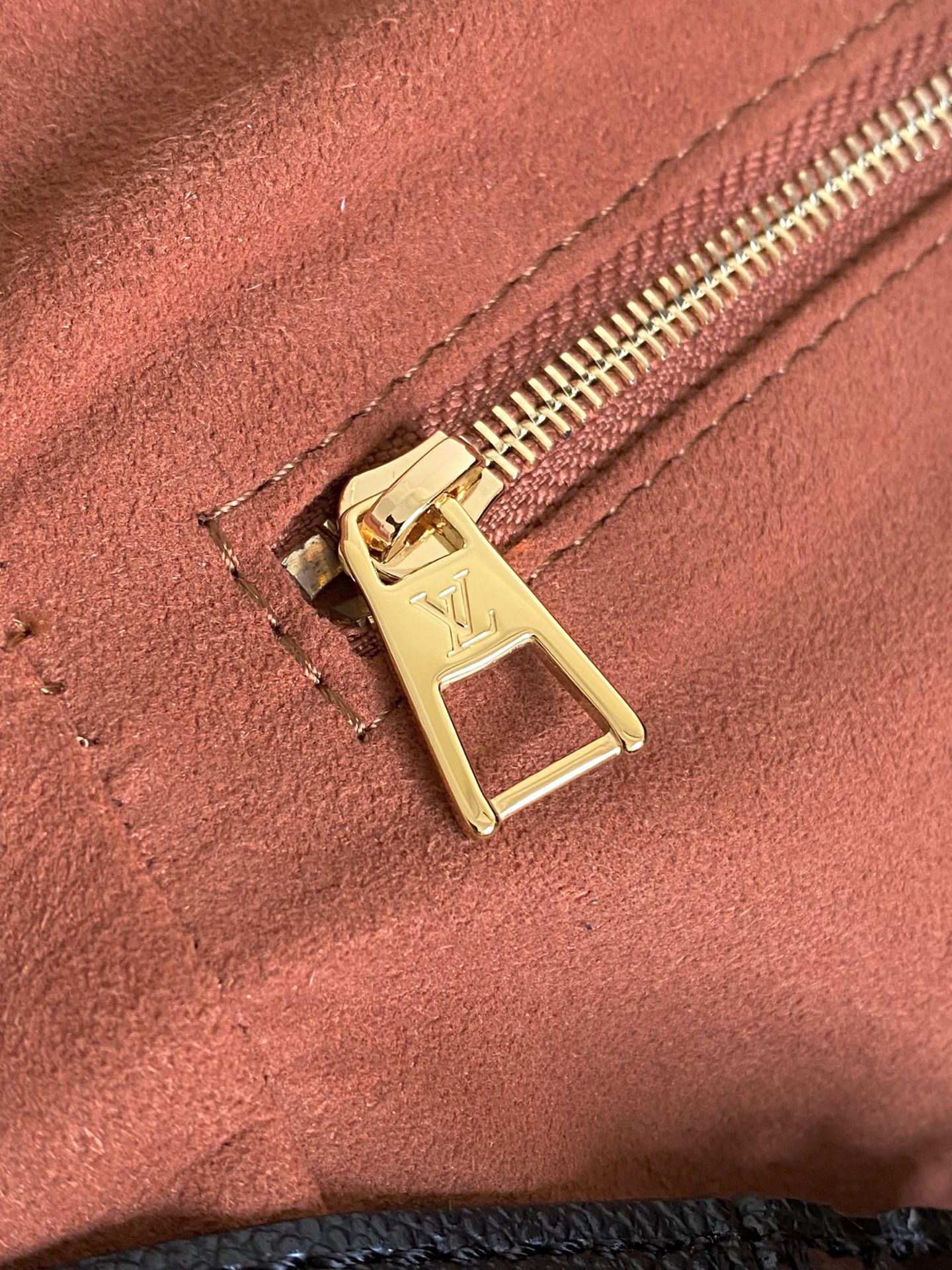 Louis Vuitton Anytime PM Shoulder Bag in Monogram Empreinte Leather - Image 7