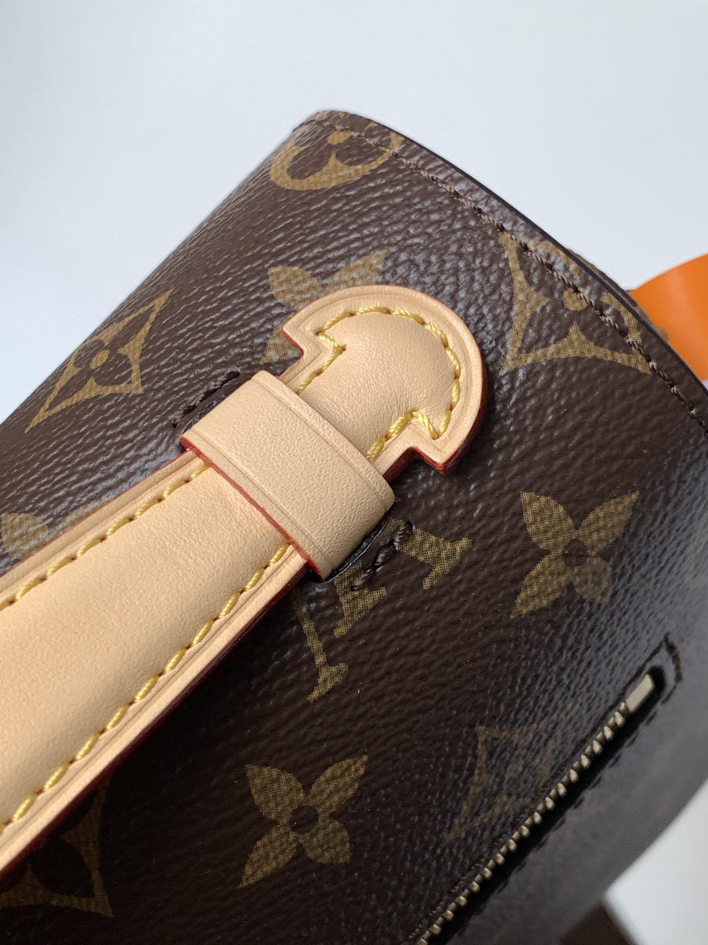 Pochette Métis Leather Crossbody Bag - Image 7