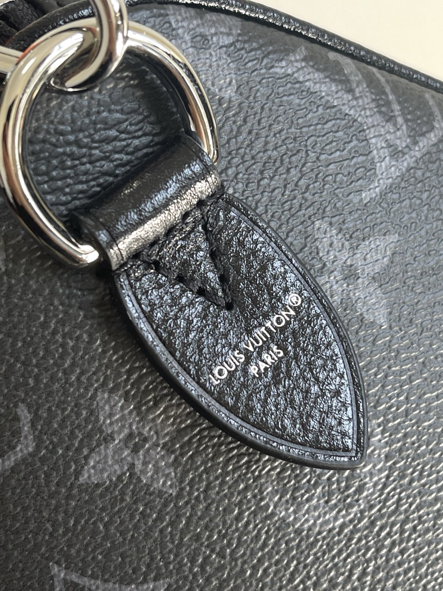 Louis Vuitton Speedy Soft 30 Handbag in Monogram Eclipse Canvas - Image 7