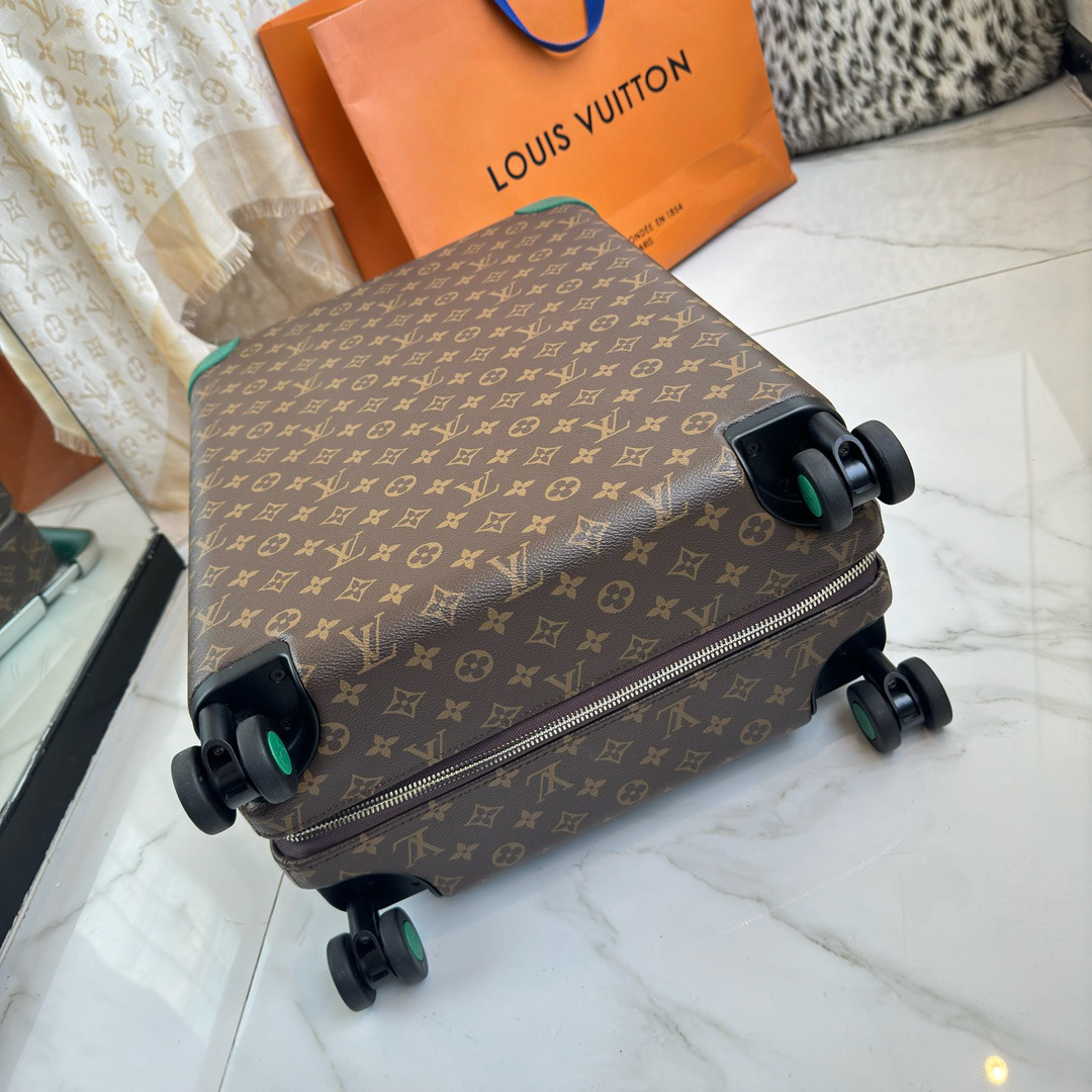 Louis Vuitton Horizon 55 Rolling Cabin Suitcase - Image 7