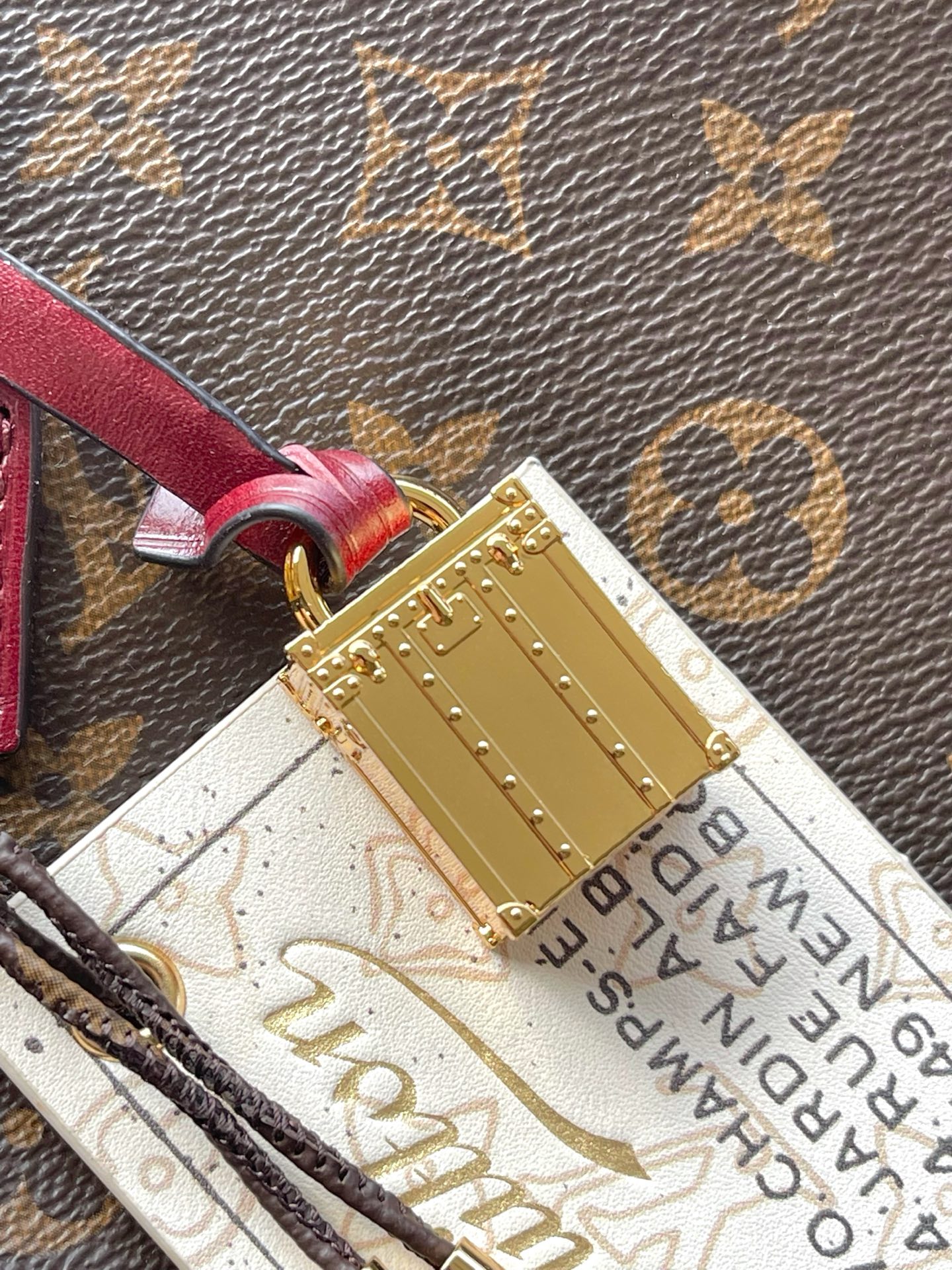 Louis Vuitton Speedy Soft 30 Crossbody Bag in Monogram Canvas - Image 7