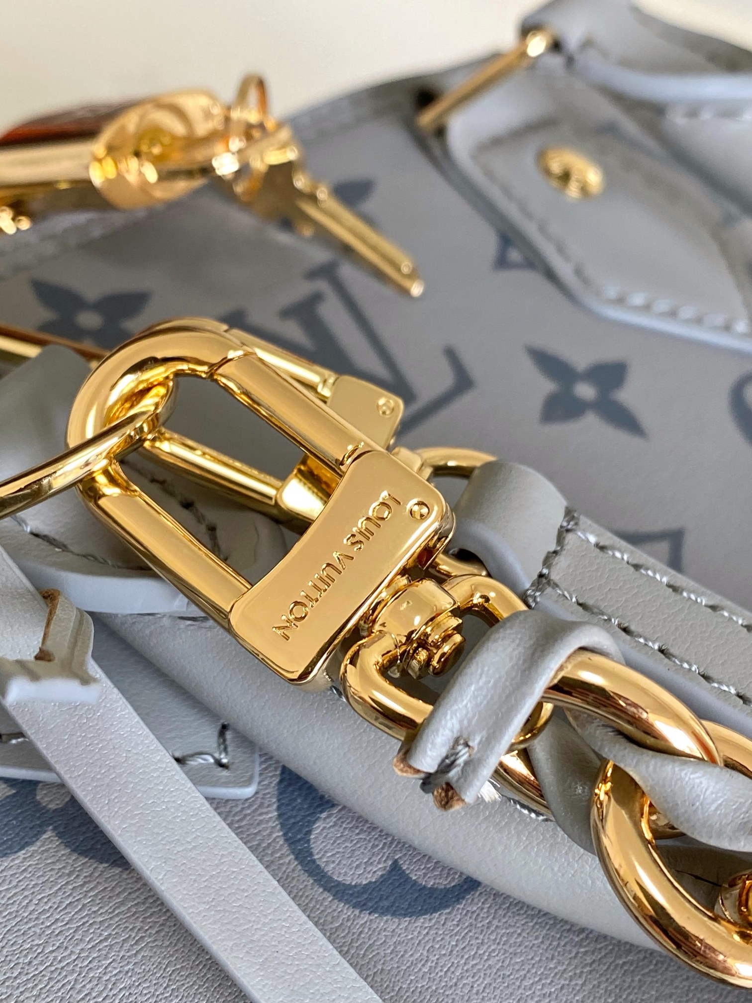 Louis Vuitton Alma BB Monogram Ink Handbag - Image 7