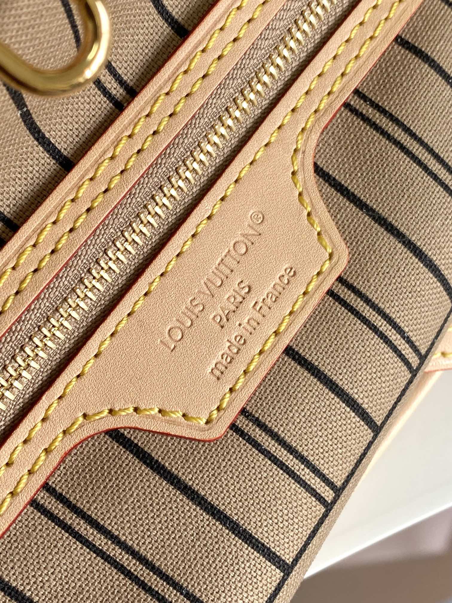 Louis Vuitton Neverfull Bandoulière Inside Out GM Tote Bag - Image 7