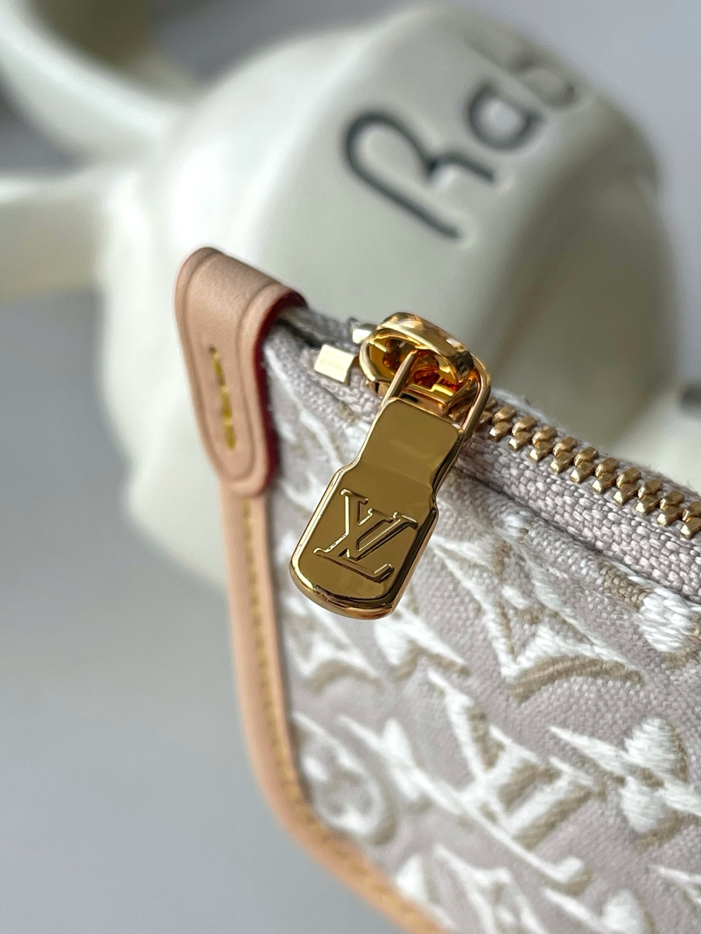 Louis Vuitton All In BB Handbag, Medium, White Monogram Emblème - Image 7