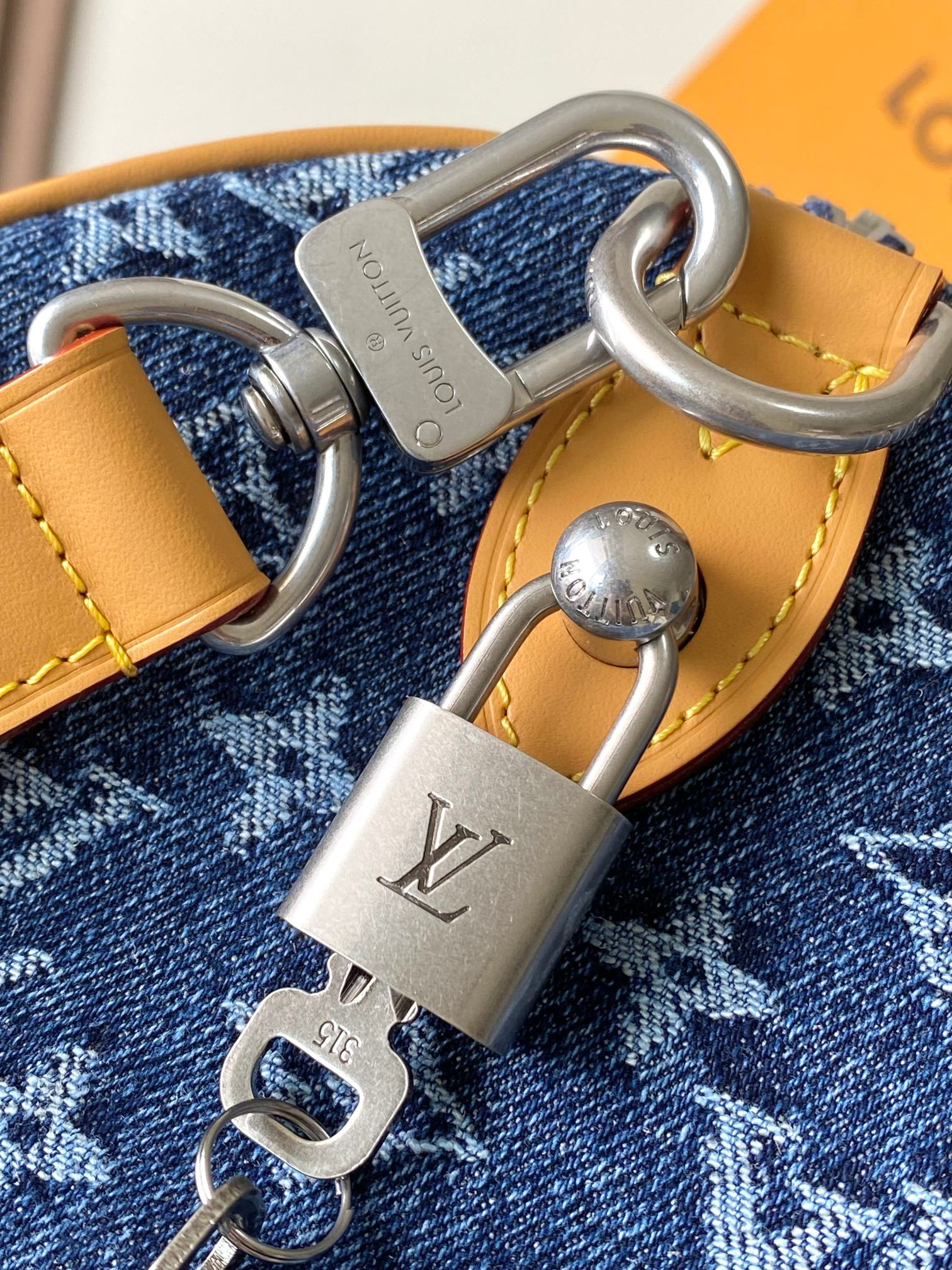 Louis Vuitton Speedy 30 Bandouliere Handbag - Image 7