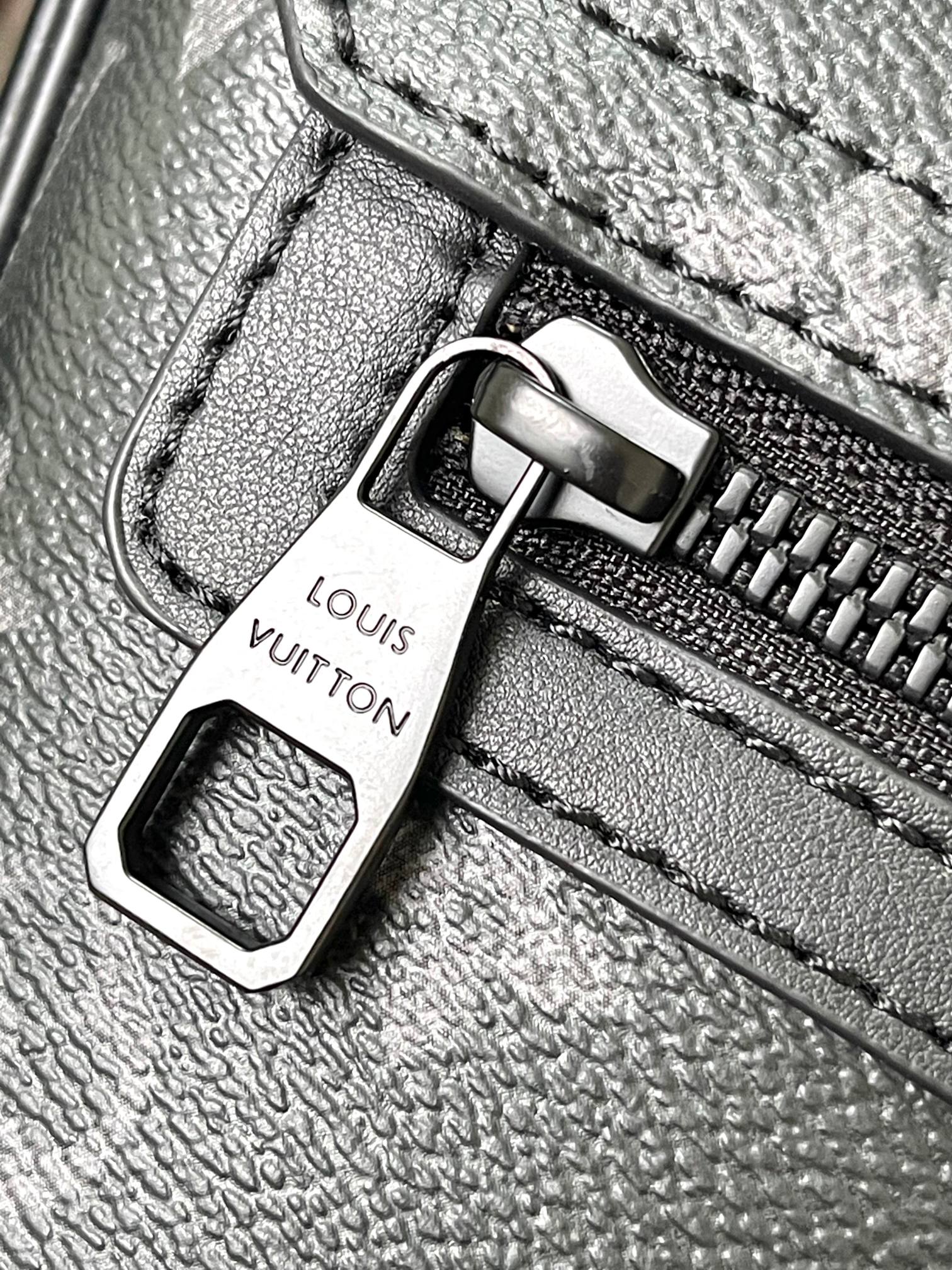Louis Vuitton S-Cape M46794 Monogram Messenger Bag - Image 7