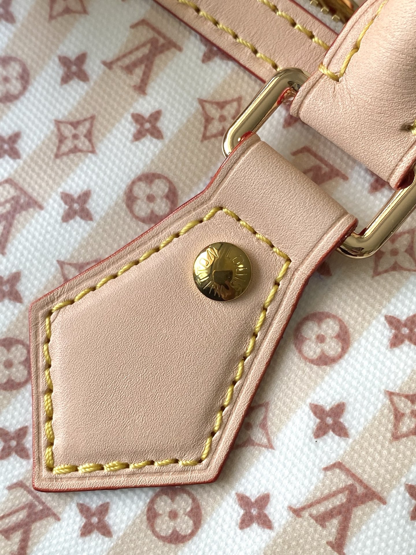 Louis Vuitton Speedy Bandouliere 20 Crossbody Bag in Beige - Image 7