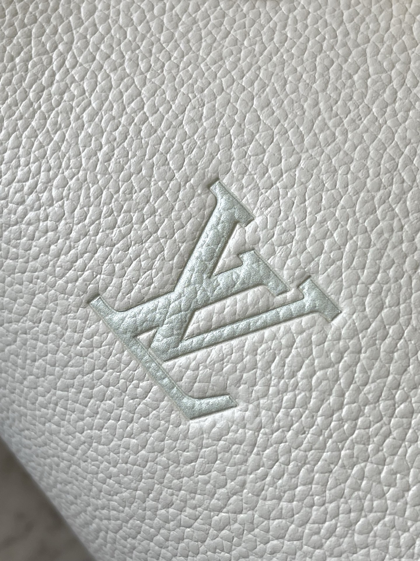 Louis Vuitton Speedy Bandoulière 20 Monogram Empreinte Crossbody Bag - Image 7