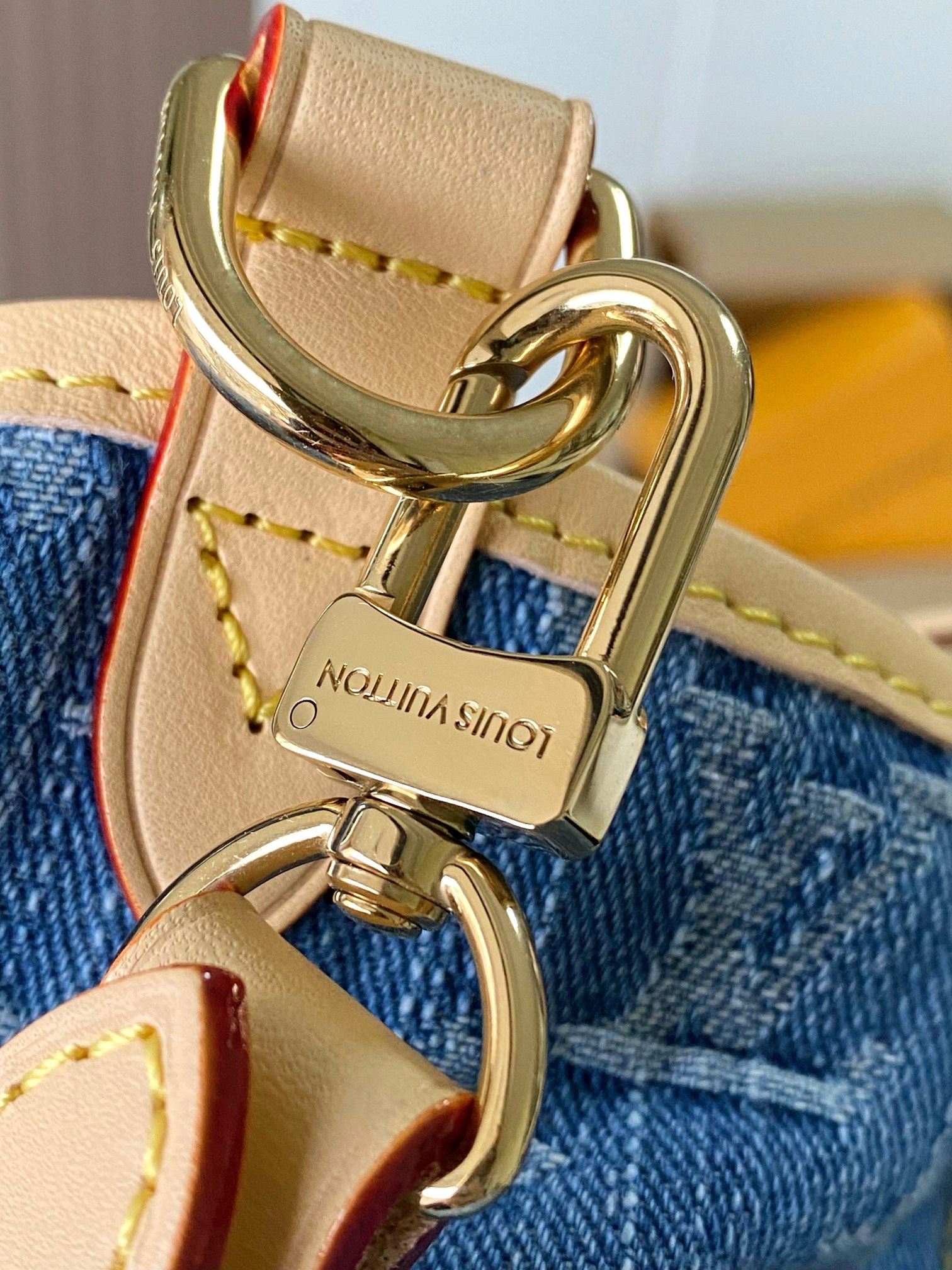 Carryall Cargo Small Handbag - Image 7