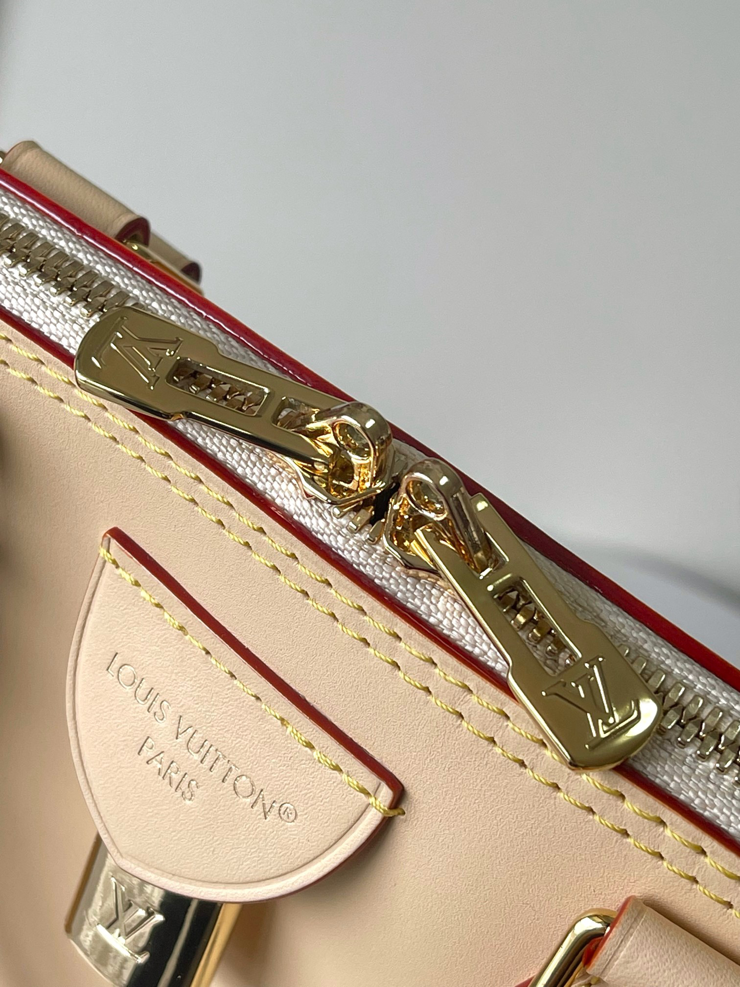 Louis Vuitton Alma Small Handbag - Image 7