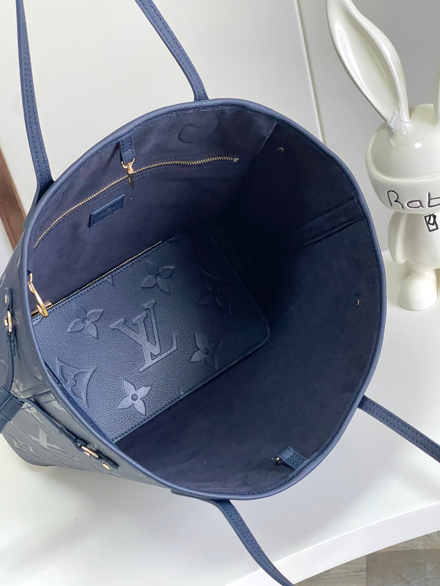 Louis Vuitton Neverfull MM Leather Tote Bag - Image 7