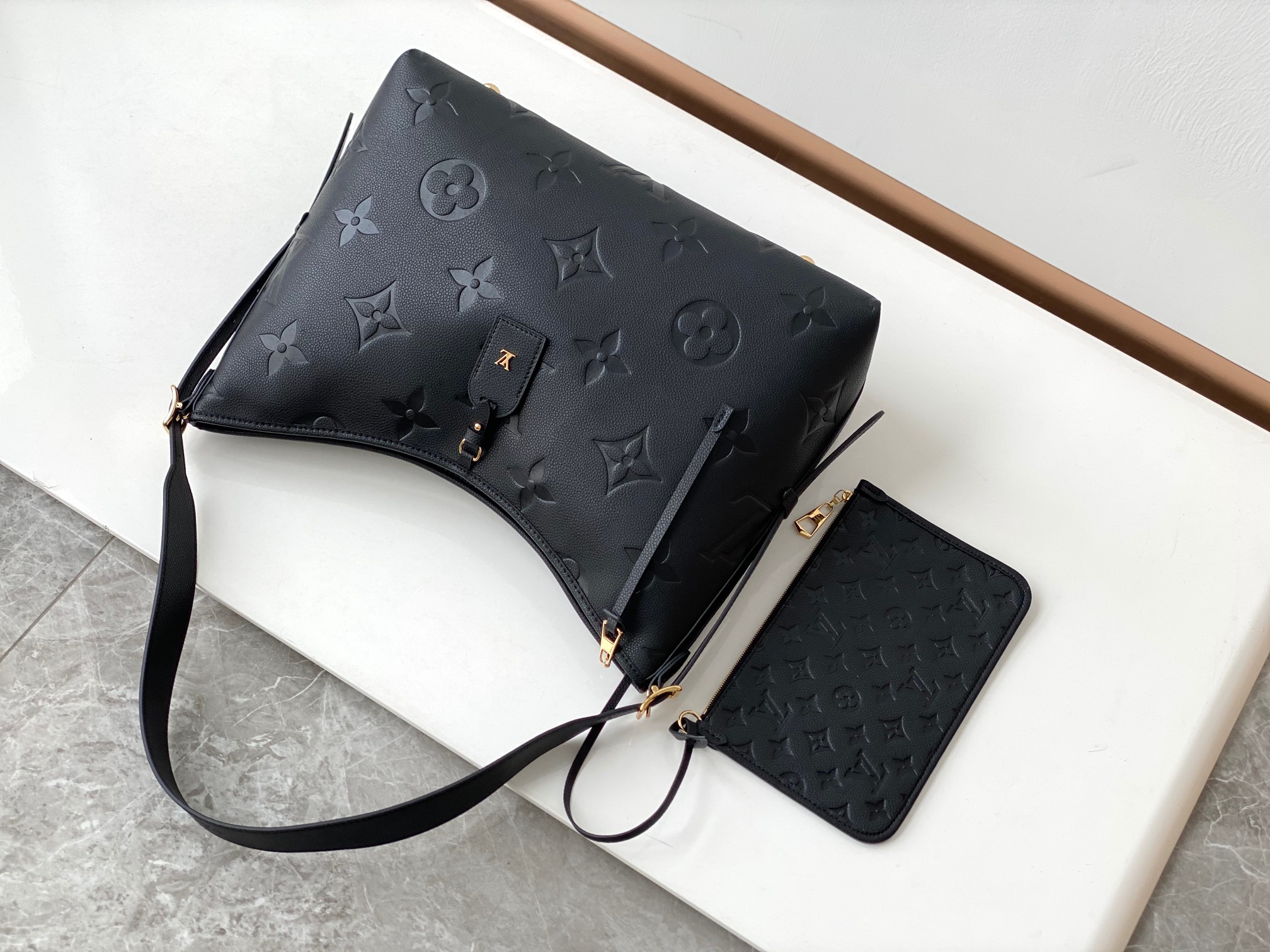 Louis Vuitton CarryAll Large Handbag M46289 - Image 7