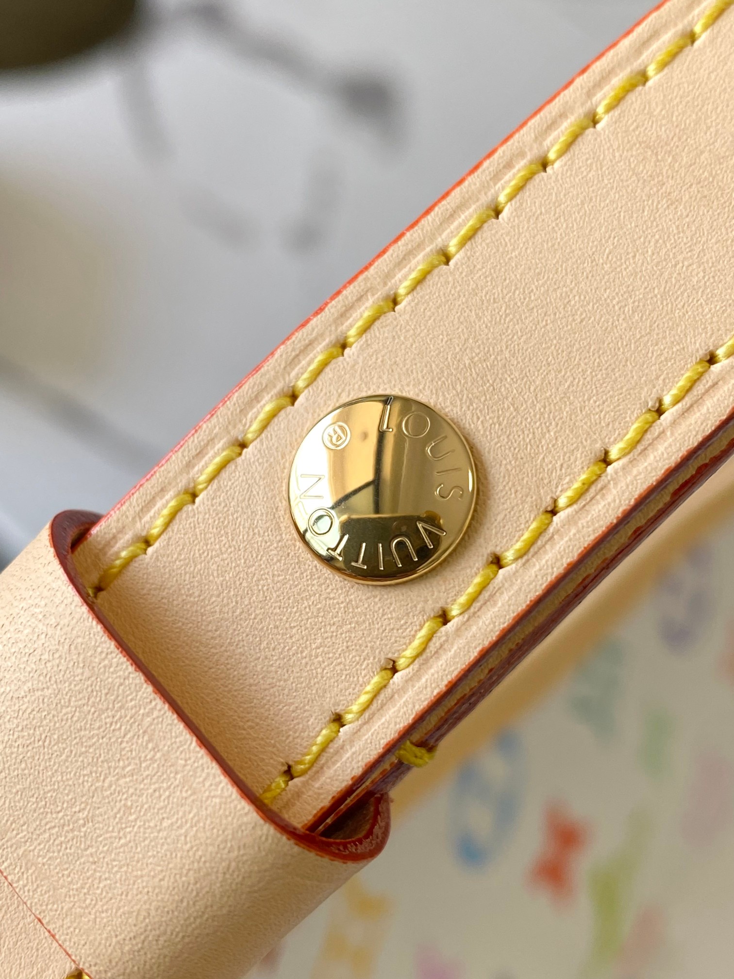Carryall East West Handbag - Image 7