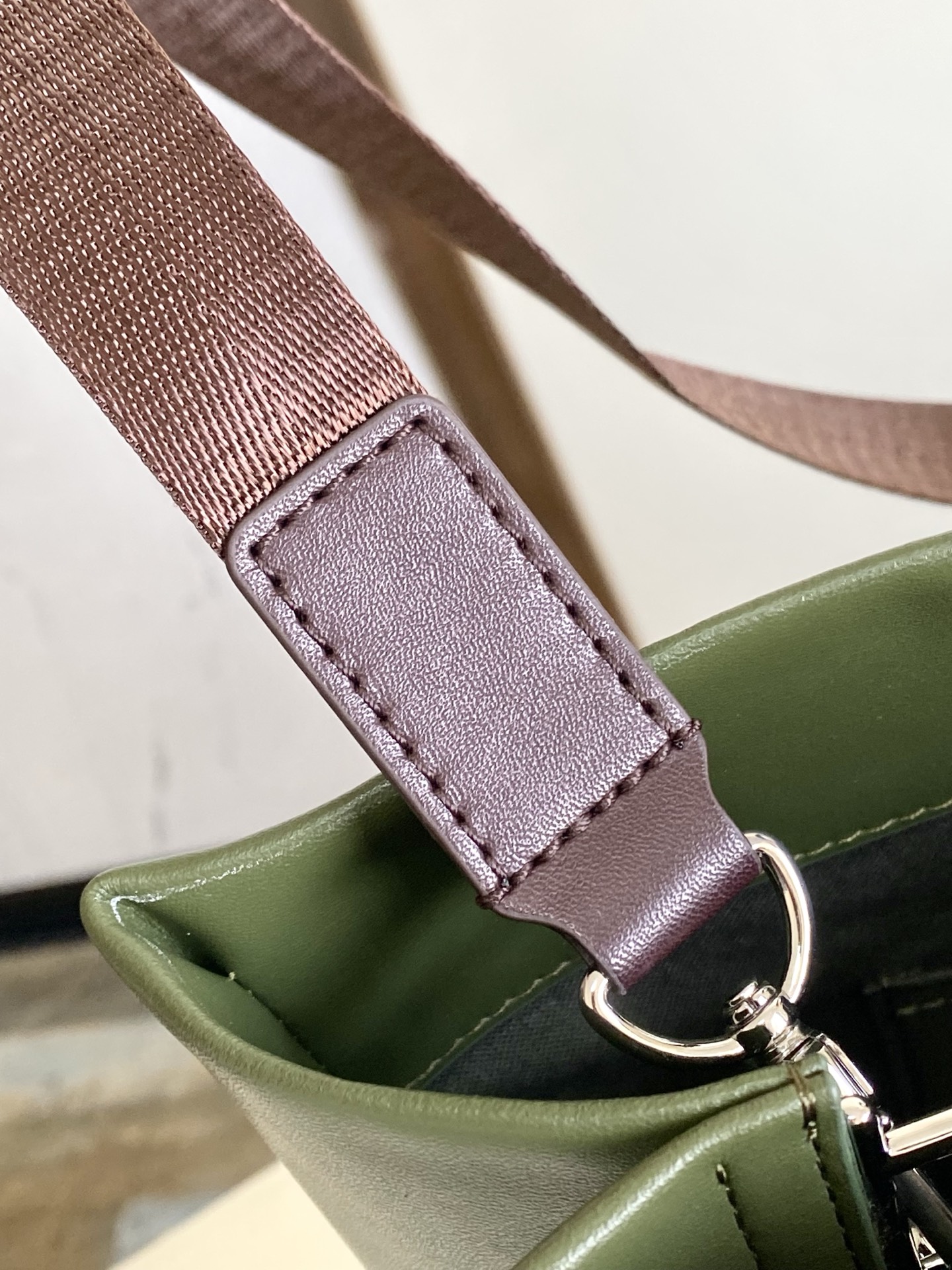 Louis Vuitton Medium Leather Handbag - Image 7