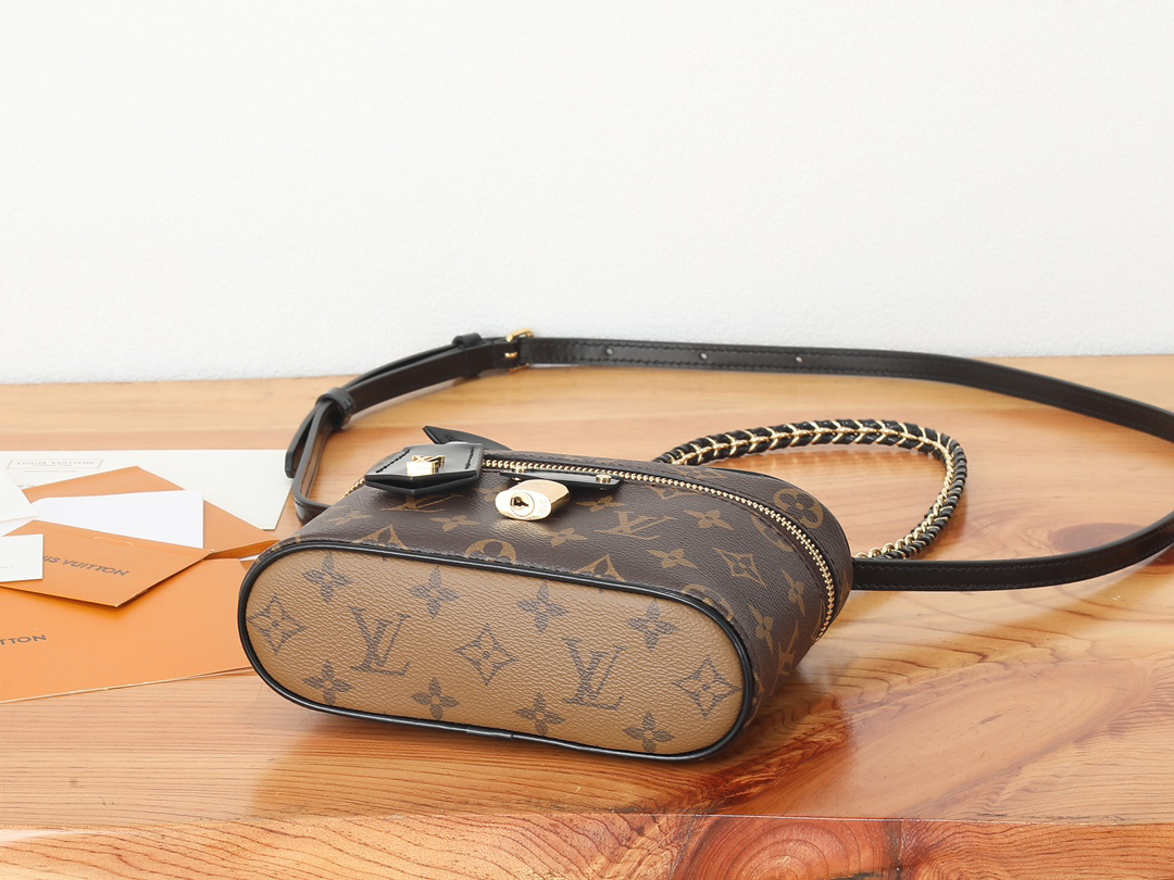 Louis Vuitton Vanity Chain Handbag M47125 - Image 7