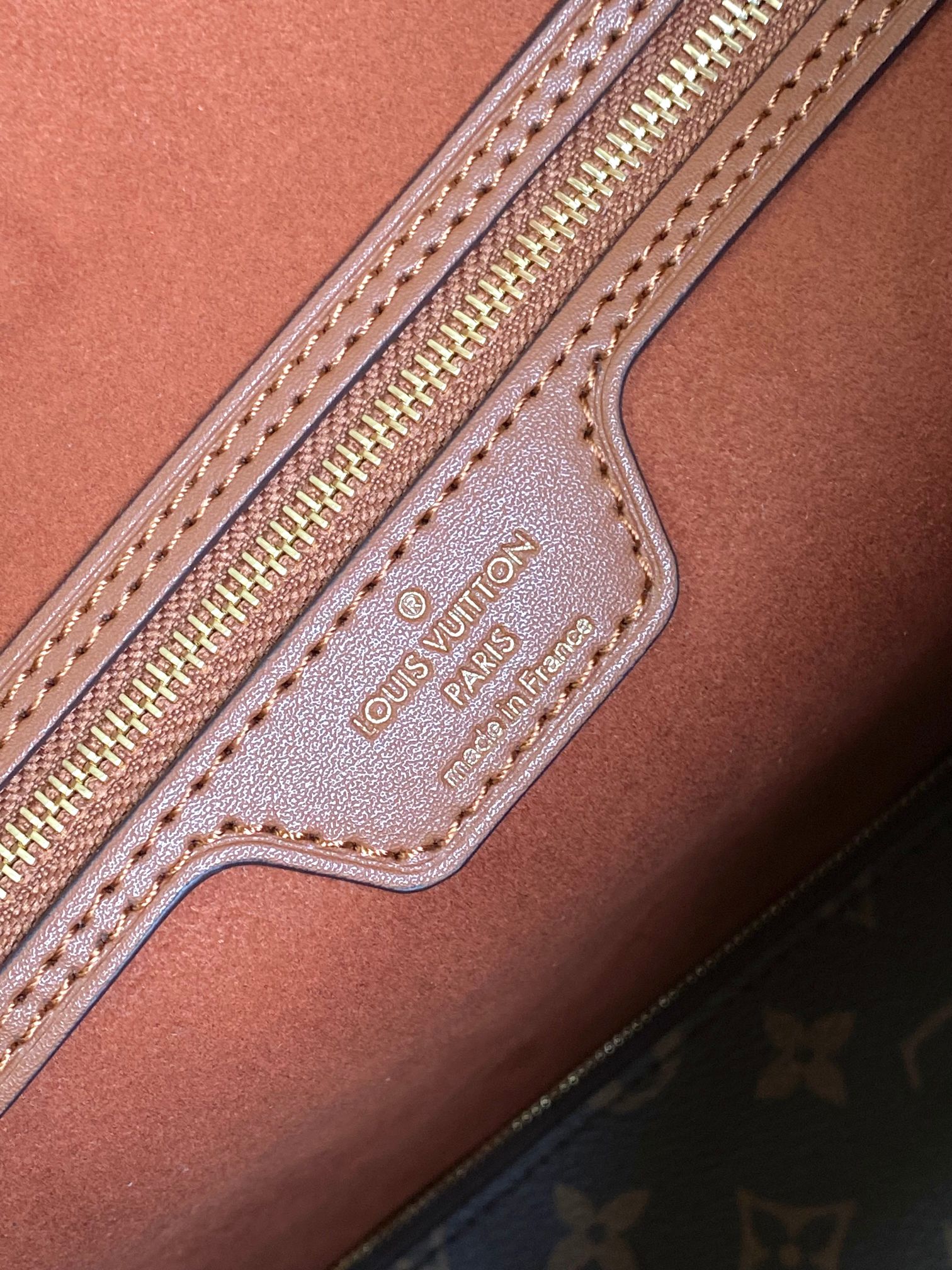 Louis Vuitton Neverfull MM Tote Bag in Epi Leather - Image 7
