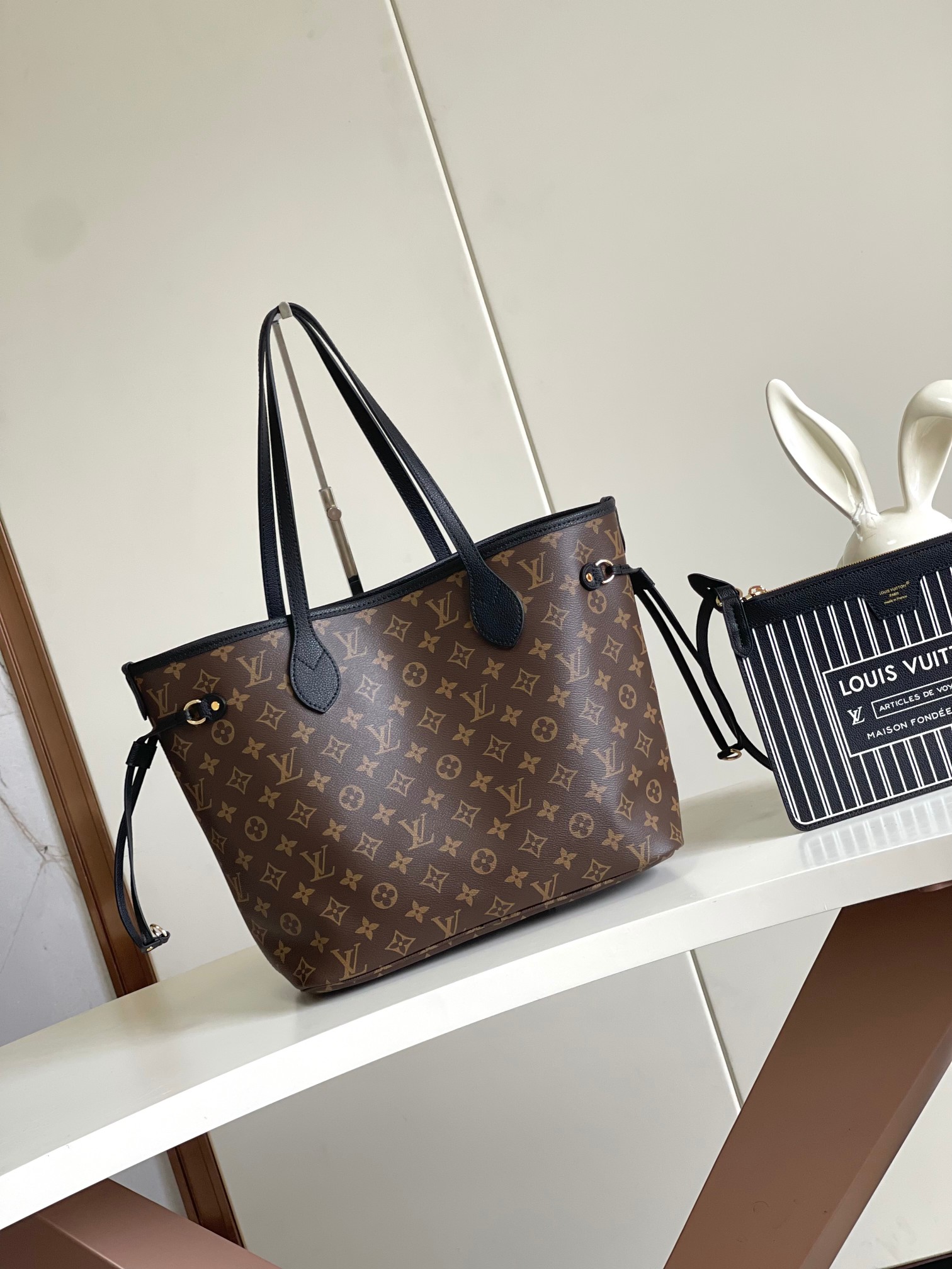 Louis Vuitton Neverfull MM Tote Bag in Damier Azur Canvas - Image 7