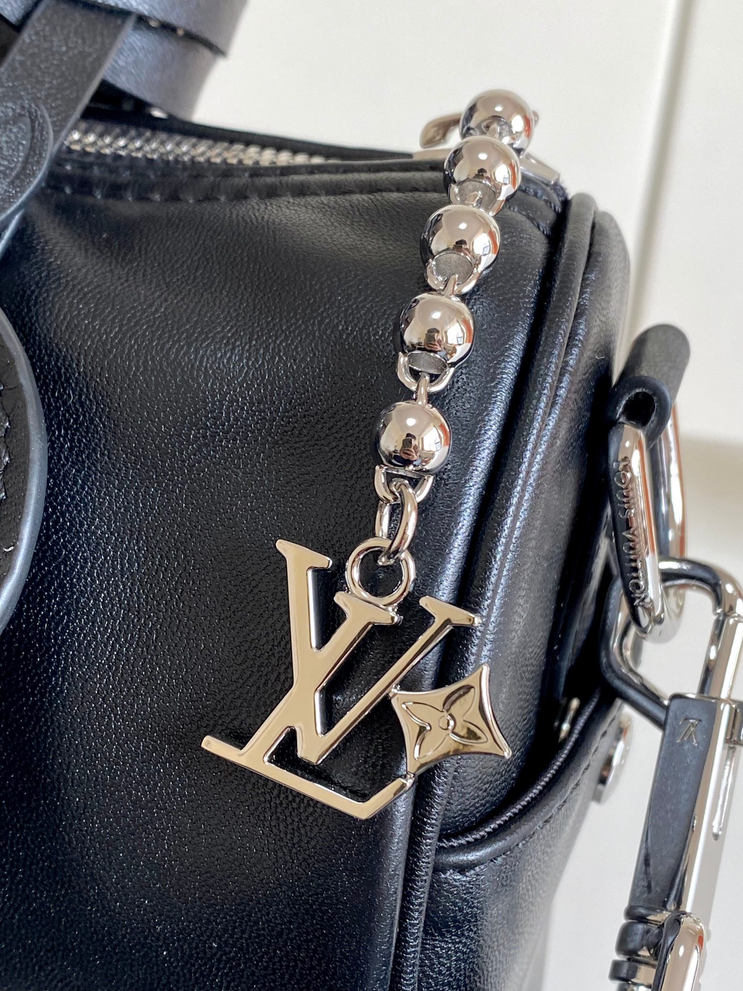 Louis Vuitton Keepall Bandoulière 25 Monogram Handbag - Image 7