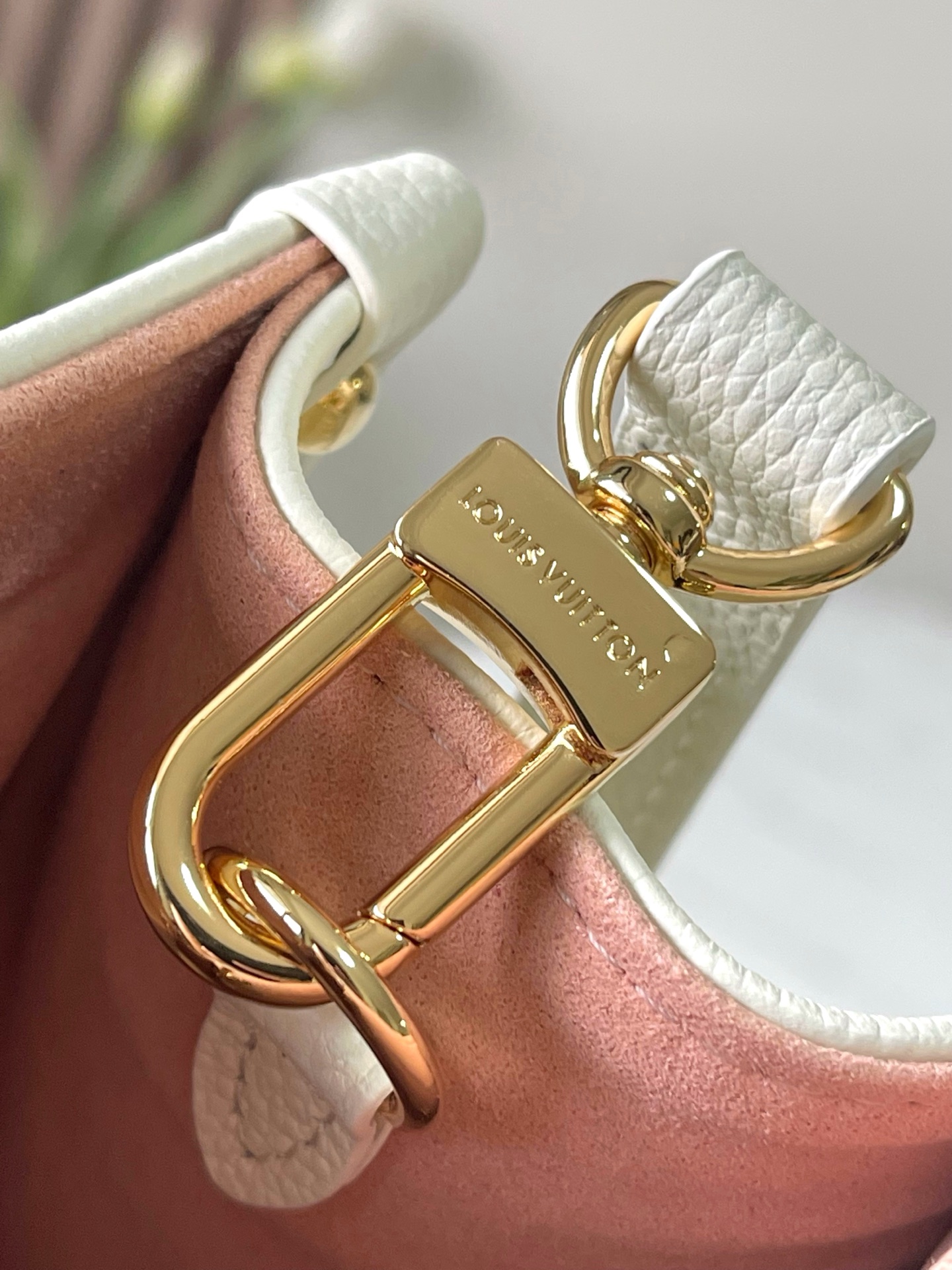 Louis Vuitton OnTheGo PM Tote Bag in Peach Pink - Image 7
