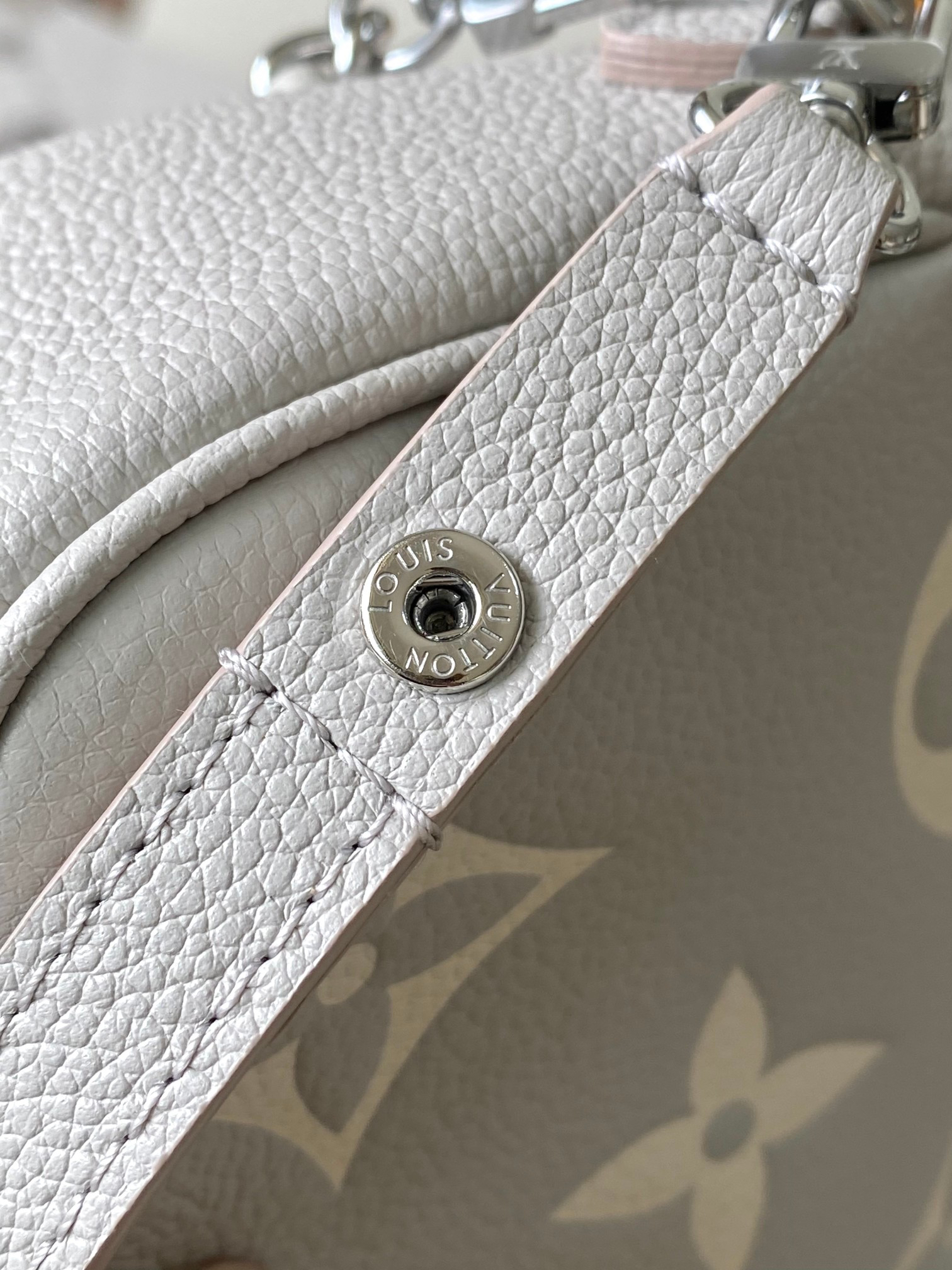 Wallet On Chain Ivy Shoulder Bag - Image 7
