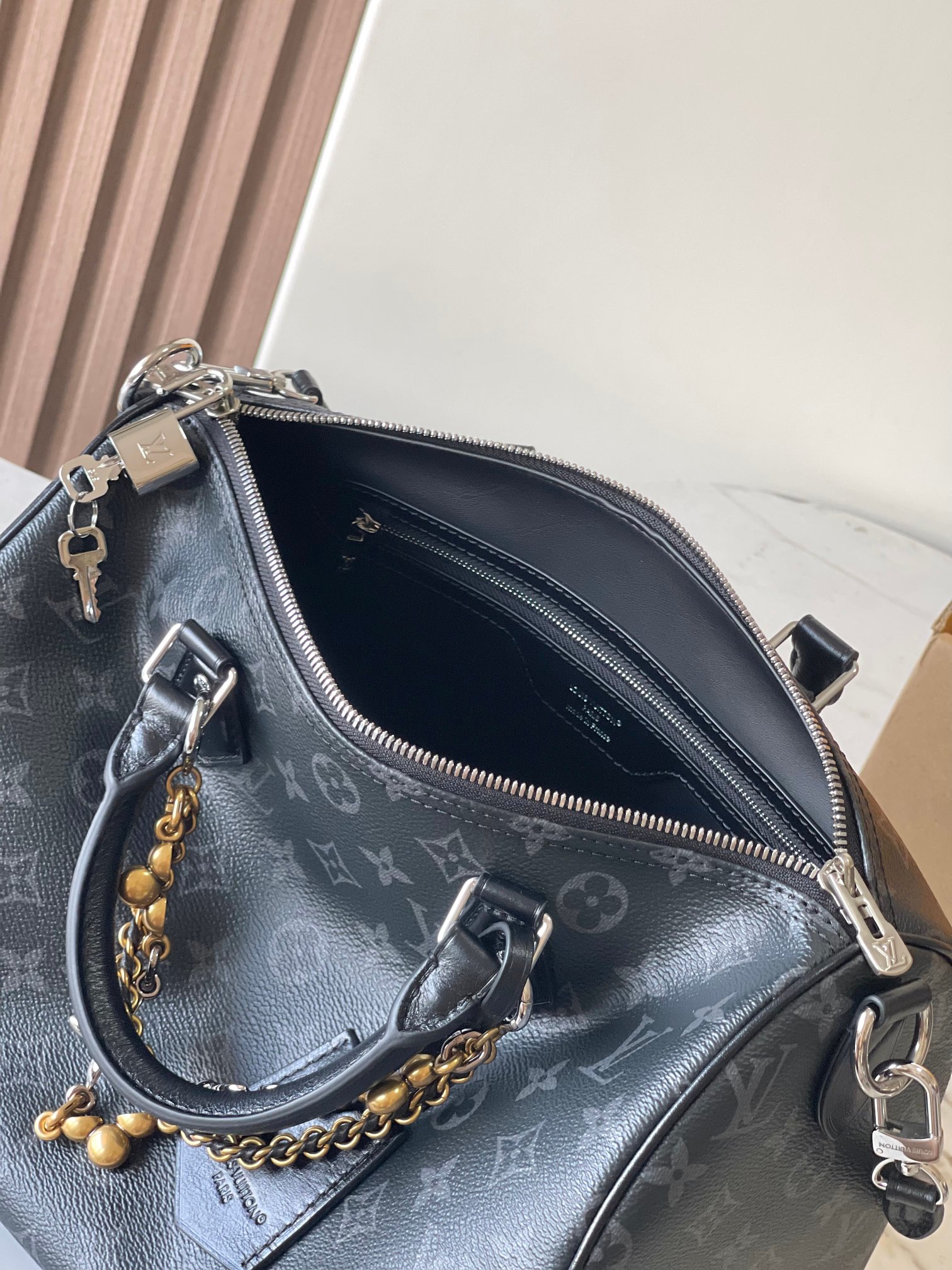 Louis Vuitton Speedy Soft 30 Handbag M15102 - Image 7