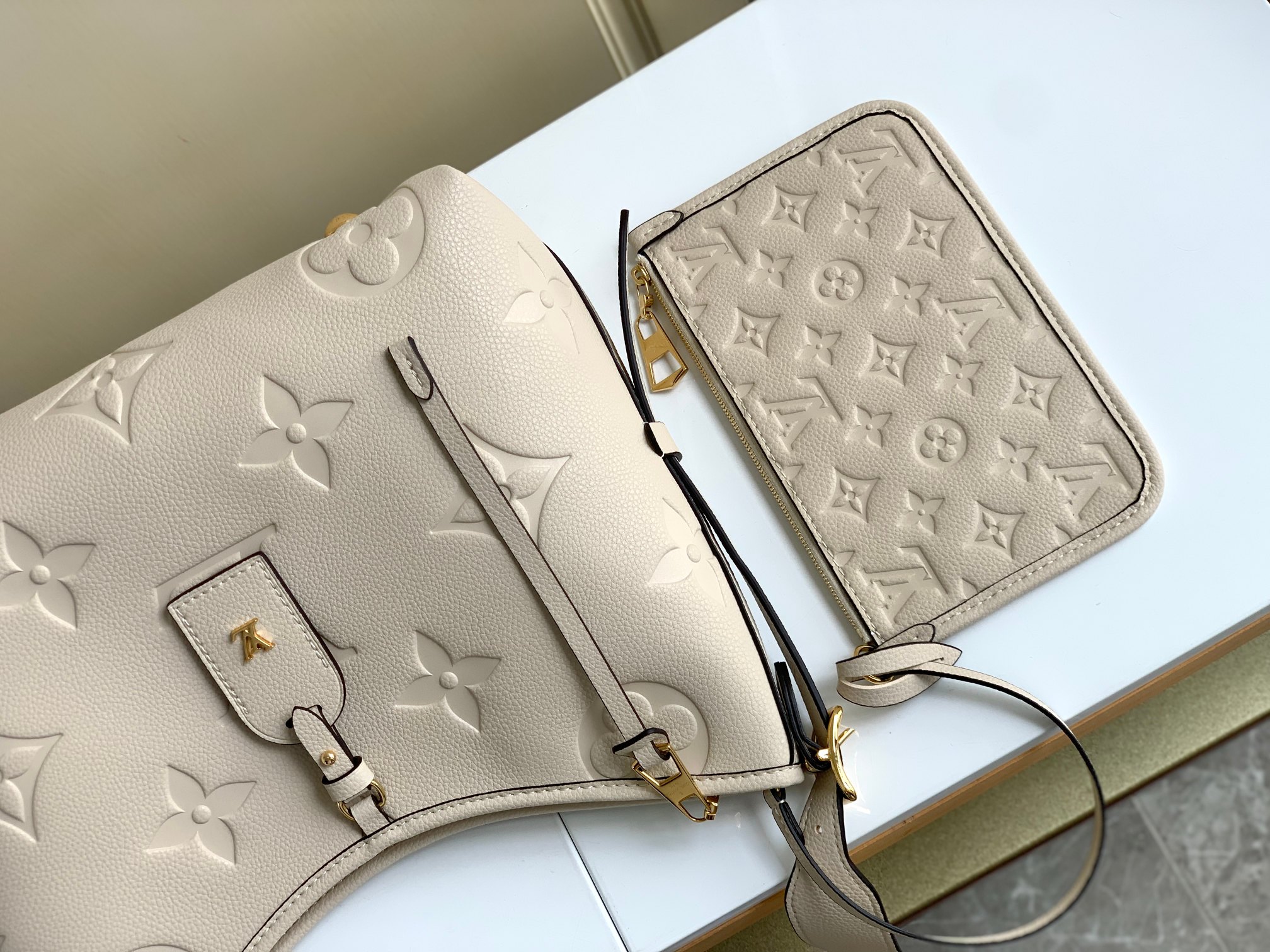 Louis Vuitton CarryAll Small Tote Bag in Off-White Monogram Empreinte Leather - Image 7