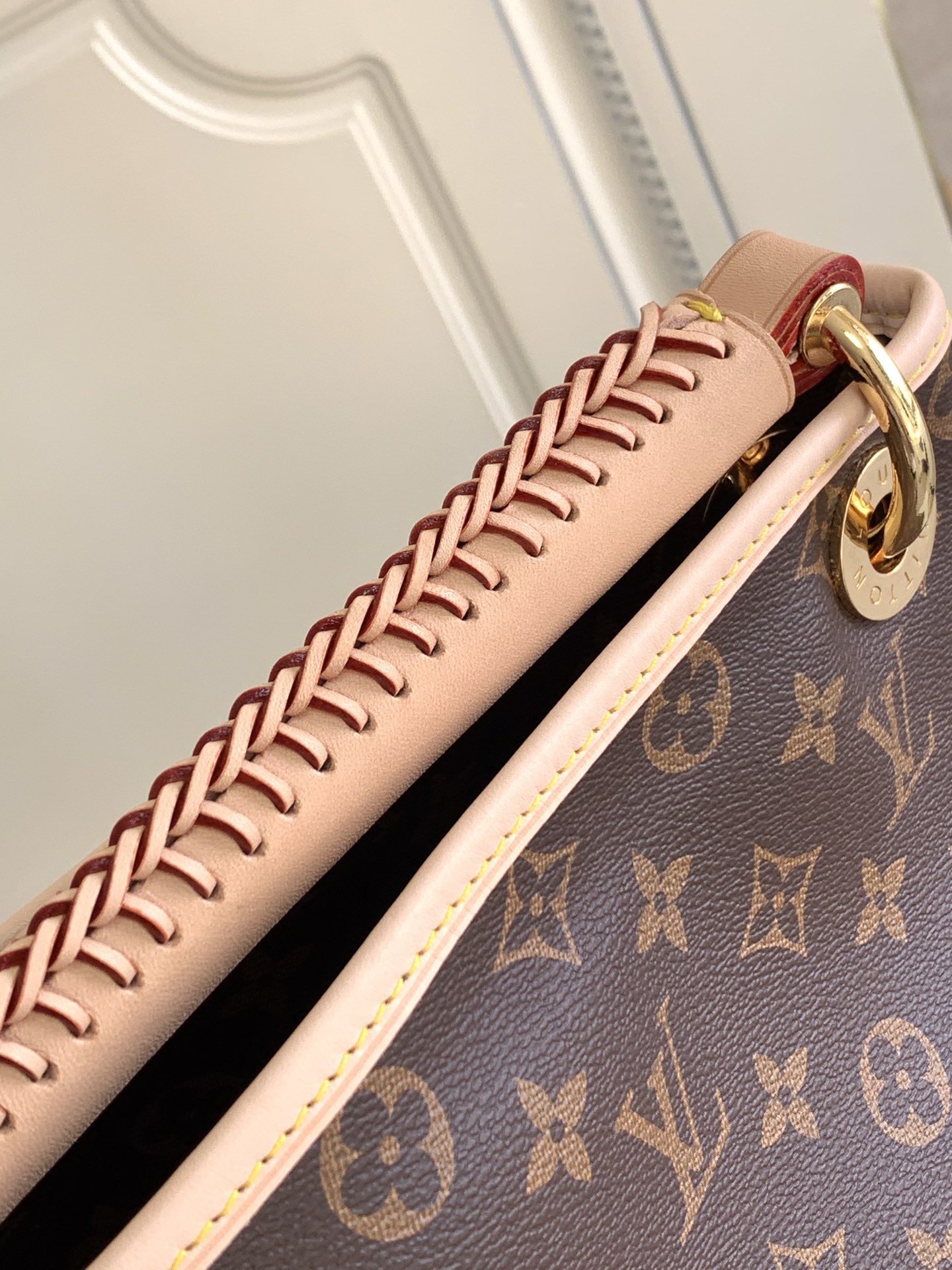 Louis Vuitton Artsy MM Handbag - Image 7