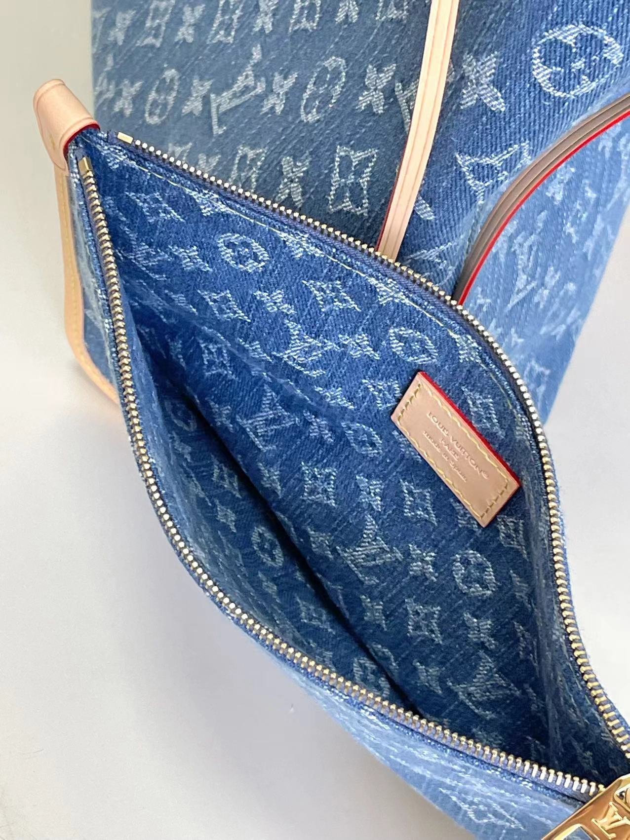 Louis Vuitton Neverfull MM Tote Bag in Blue Monogram Denim - Image 7