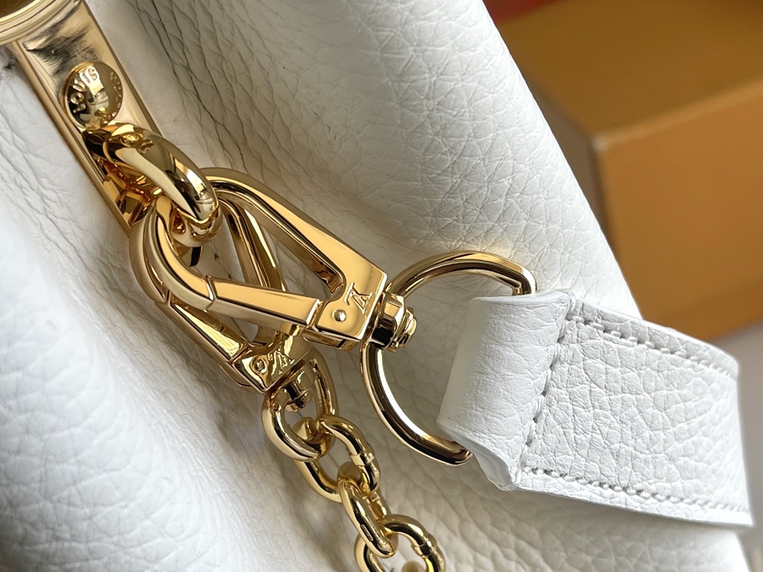 Louis Vuitton Capucines BB Handbag in White Floral Color-Block Taurillon Leather - Image 7