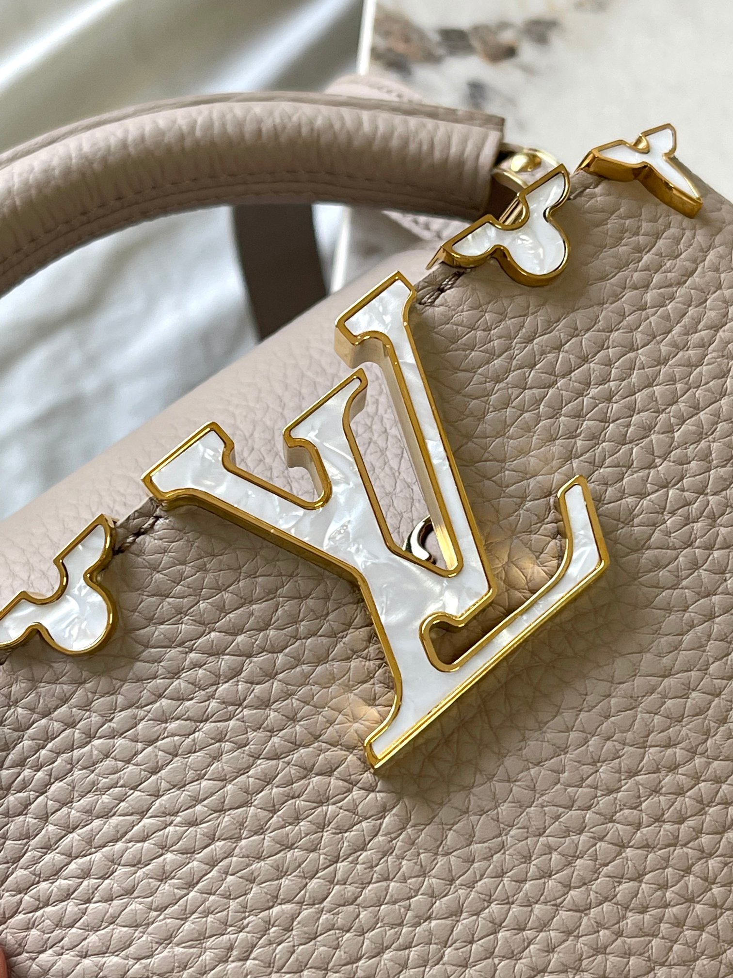 Capucines Mini Leather Crossbody Bag - Image 7