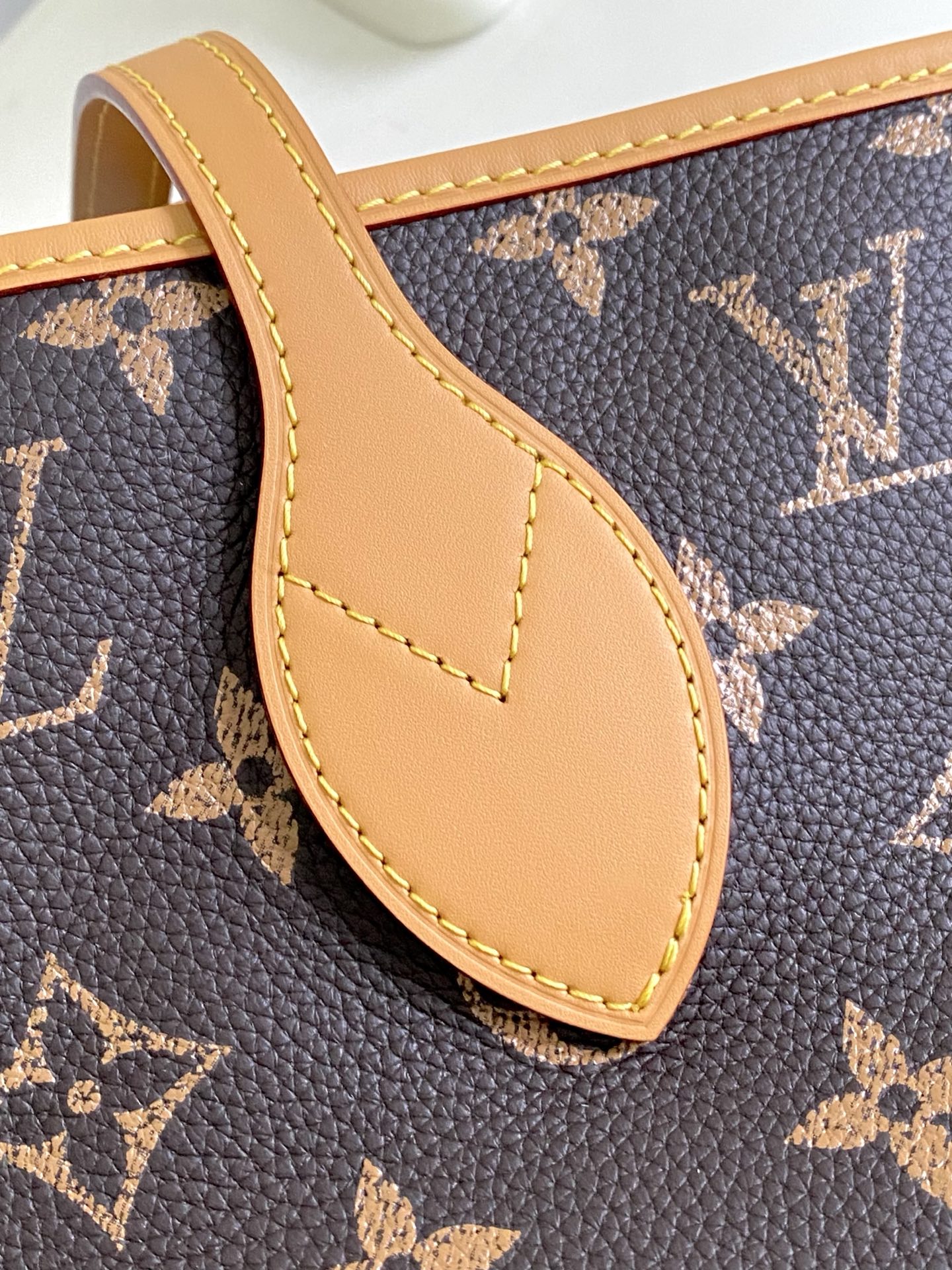 Nevereverfull Monogram Cowhide Leather Tote Bag - Image 7