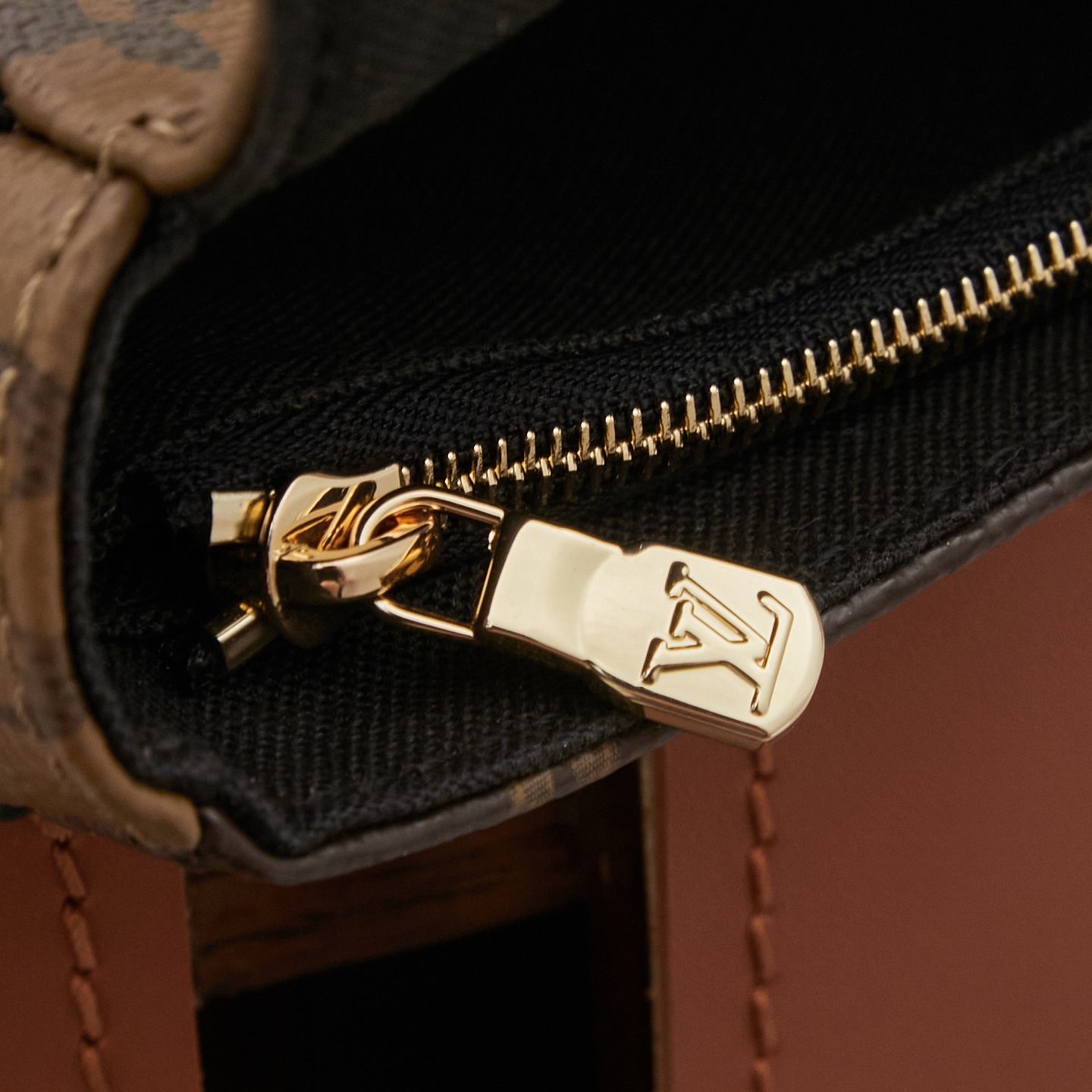Louis Vuitton Wallet On Chain Ivy Monogram Canvas Crossbody Bag - Image 7