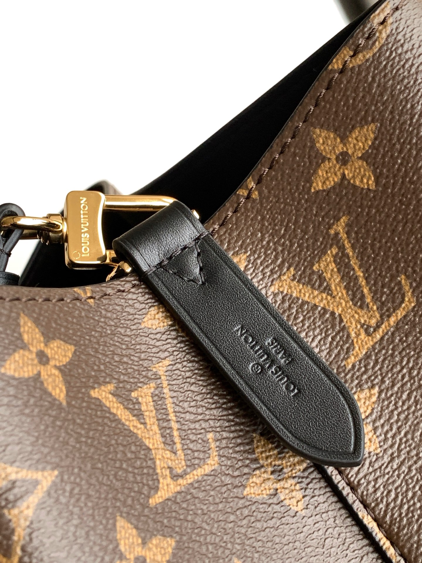 Louis Vuitton NeoNoe Monogram Shoulder Bag - Image 7