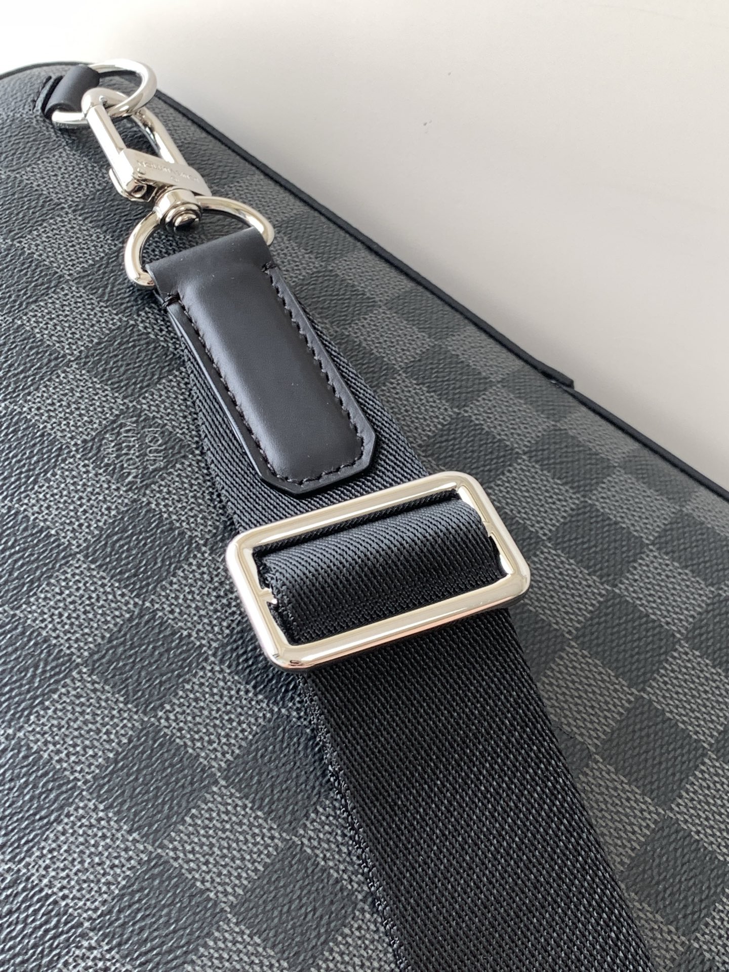 Louis Vuitton Avenue Shoulder Bag M45302 in Damier Graphite - Image 7