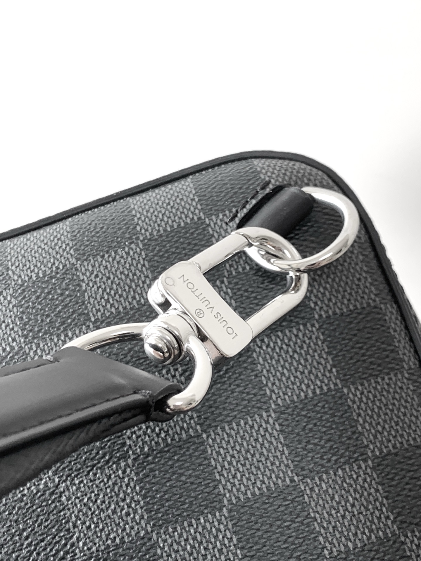 Louis Vuitton Avenue Shoulder Bag M45302 in Damier Graphite - Image 7
