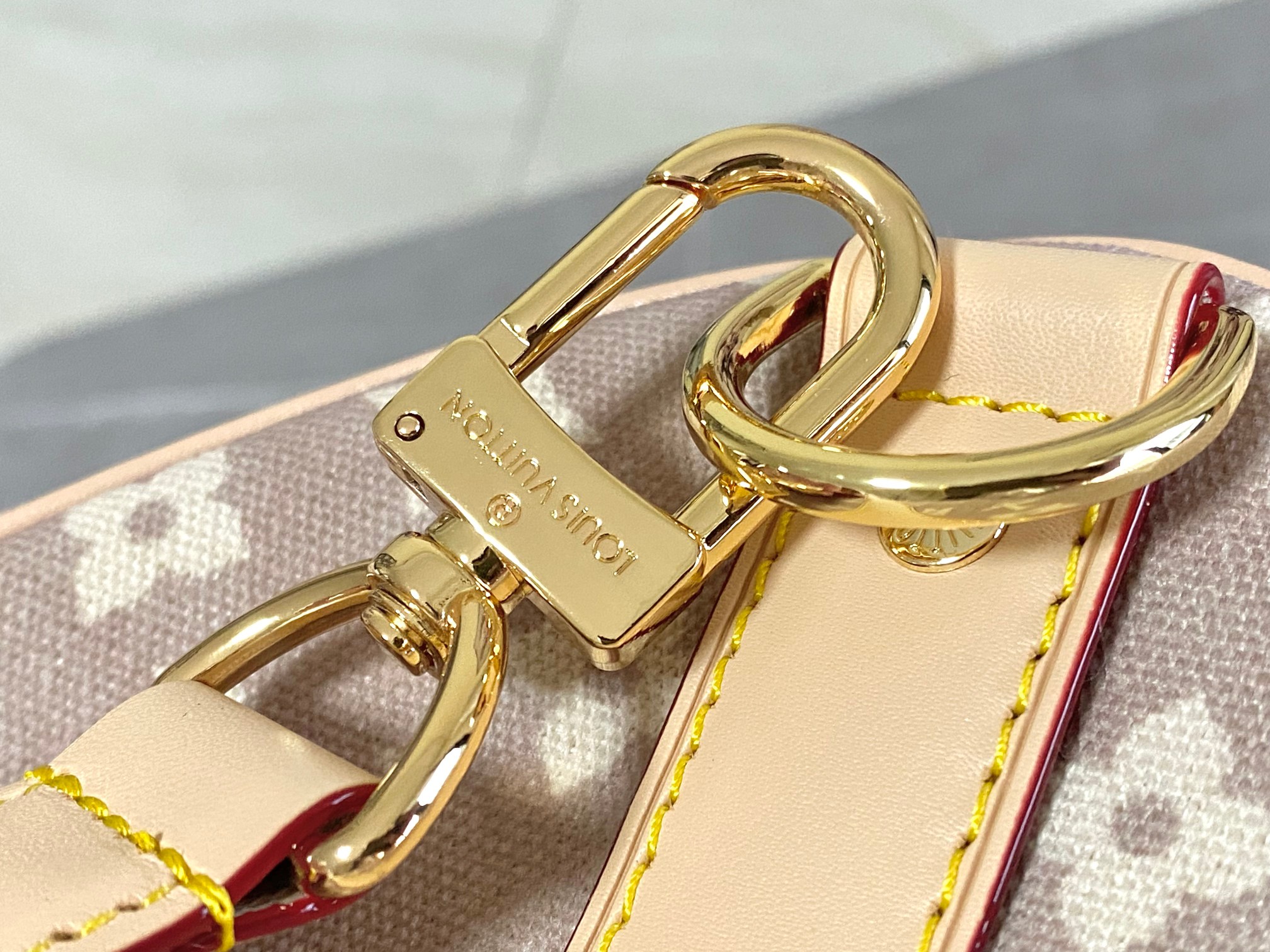 Louis Vuitton Keepall Bandoulière 45 Travel Bag - Image 7