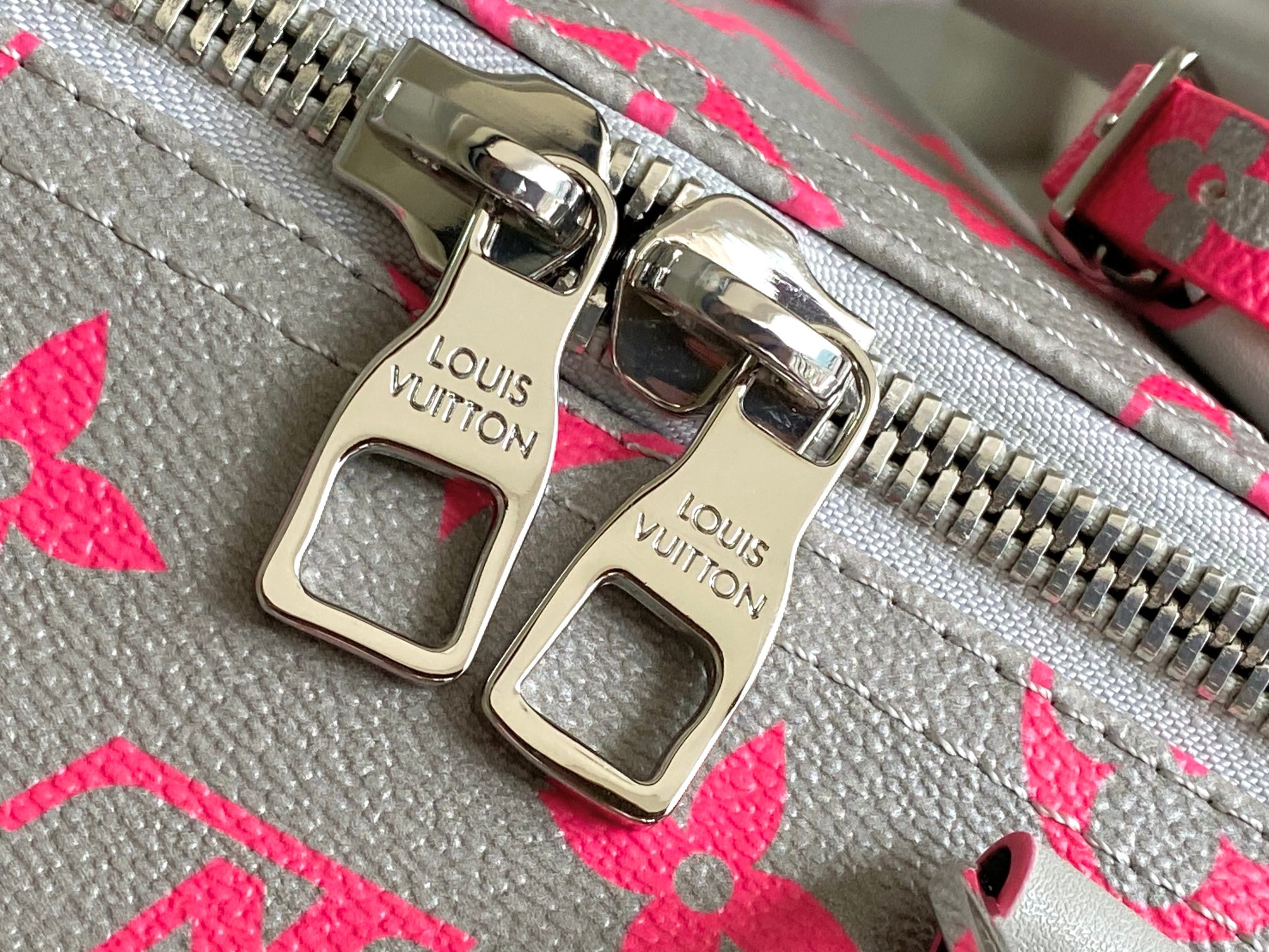 Louis Vuitton Keepall Bandoulière 35 Travel Bag - Image 7