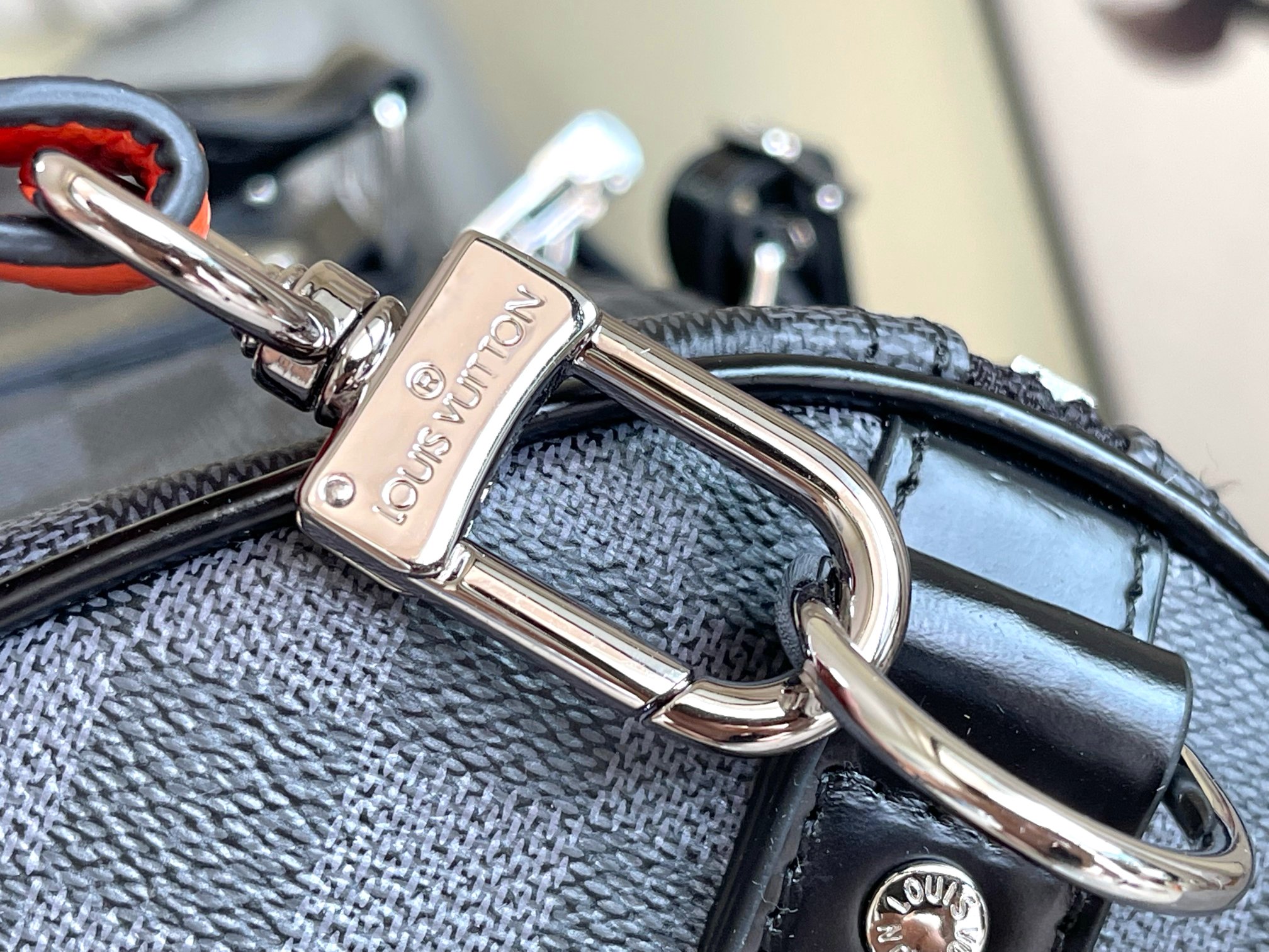 Louis Vuitton Keepall 45 Travel Bag in Monogram Eclipse Canvas - Image 7