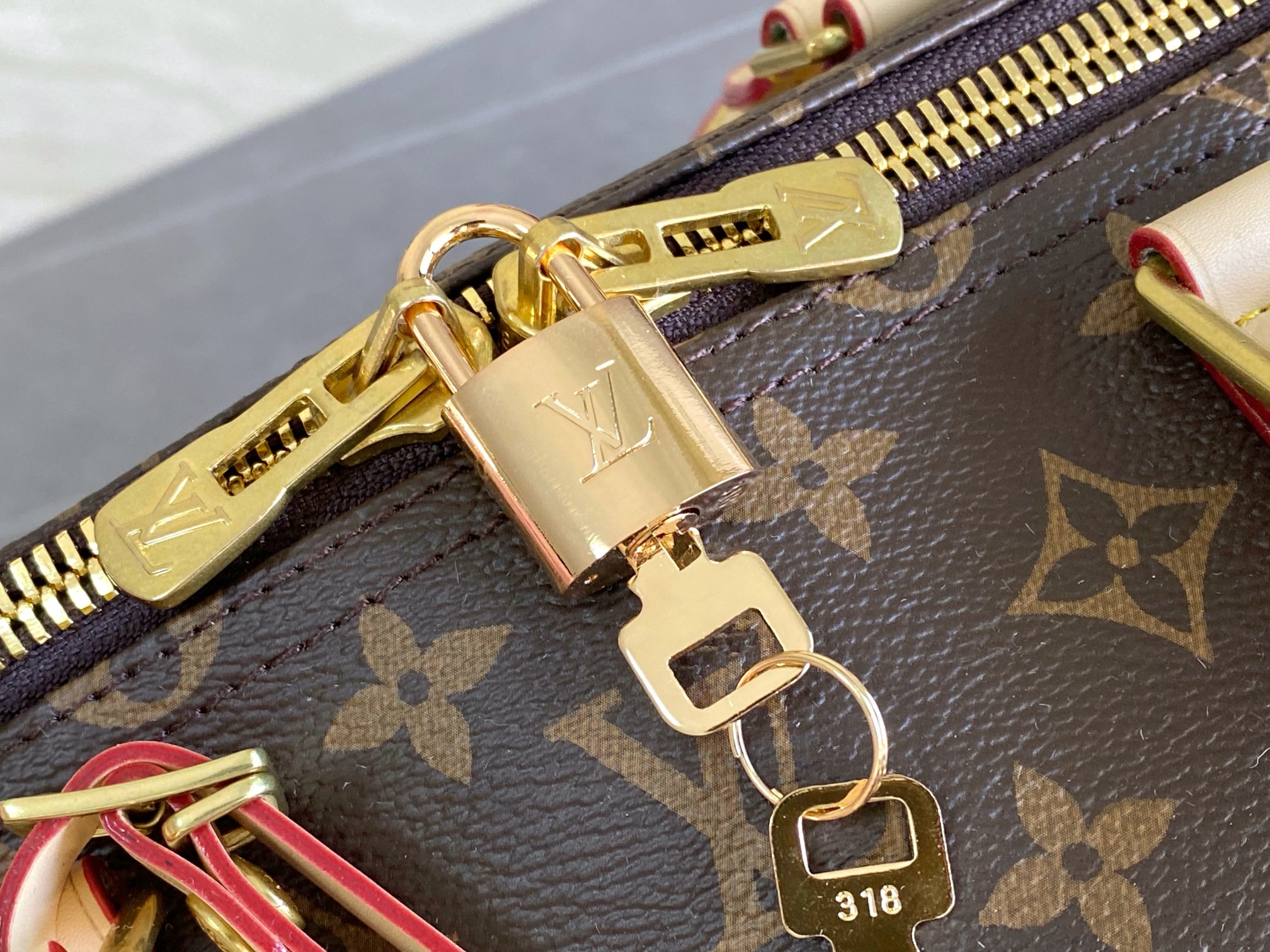 Louis Vuitton Keepall Travel Bag 55 cm - Image 7